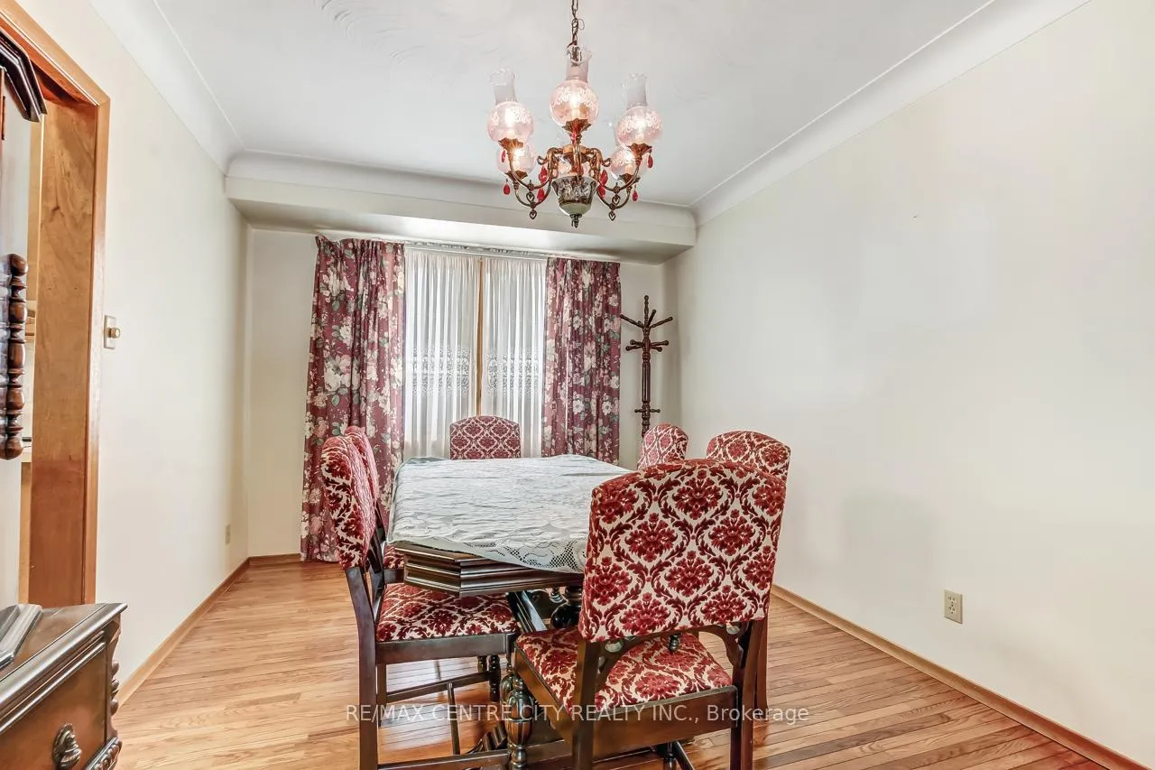 Photo 6 of 18 Porter Place, St. Thomas — HOMEH