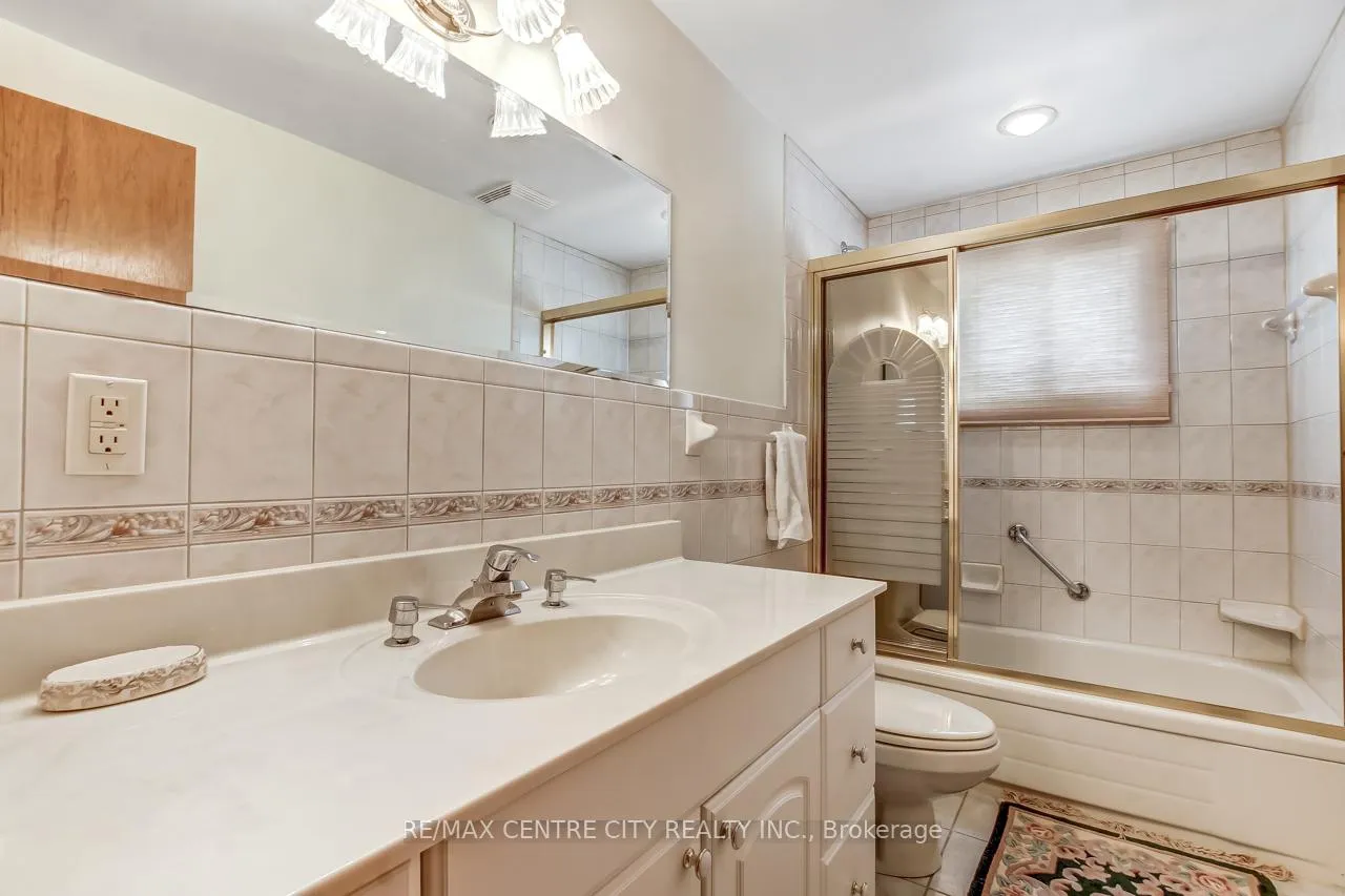 Photo 9 of 18 Porter Place, St. Thomas — HOMEH