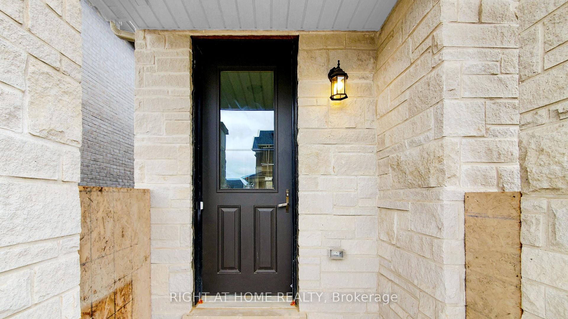 Photo 3 of 2086 Coppenwood Common, Burlington, Tyandaga — HOMEH