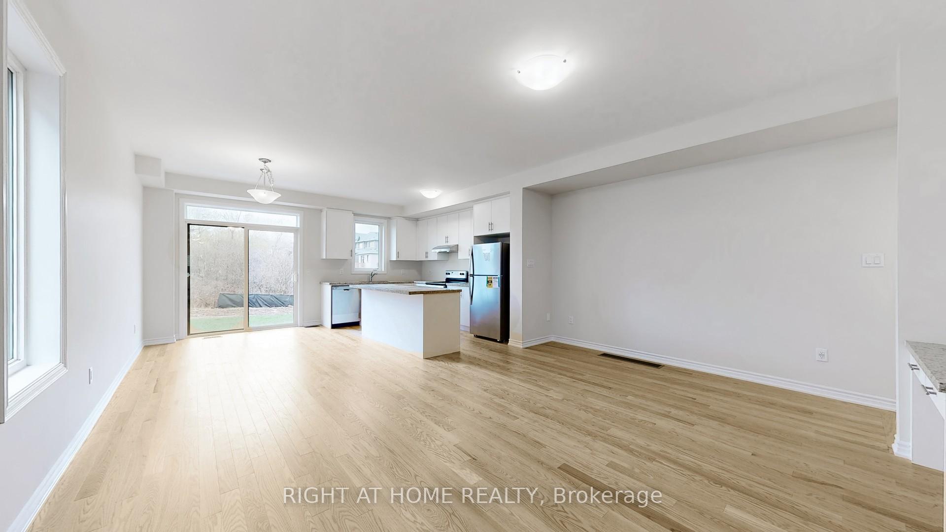 Photo 4 of 2086 Coppenwood Common, Burlington, Tyandaga — HOMEH