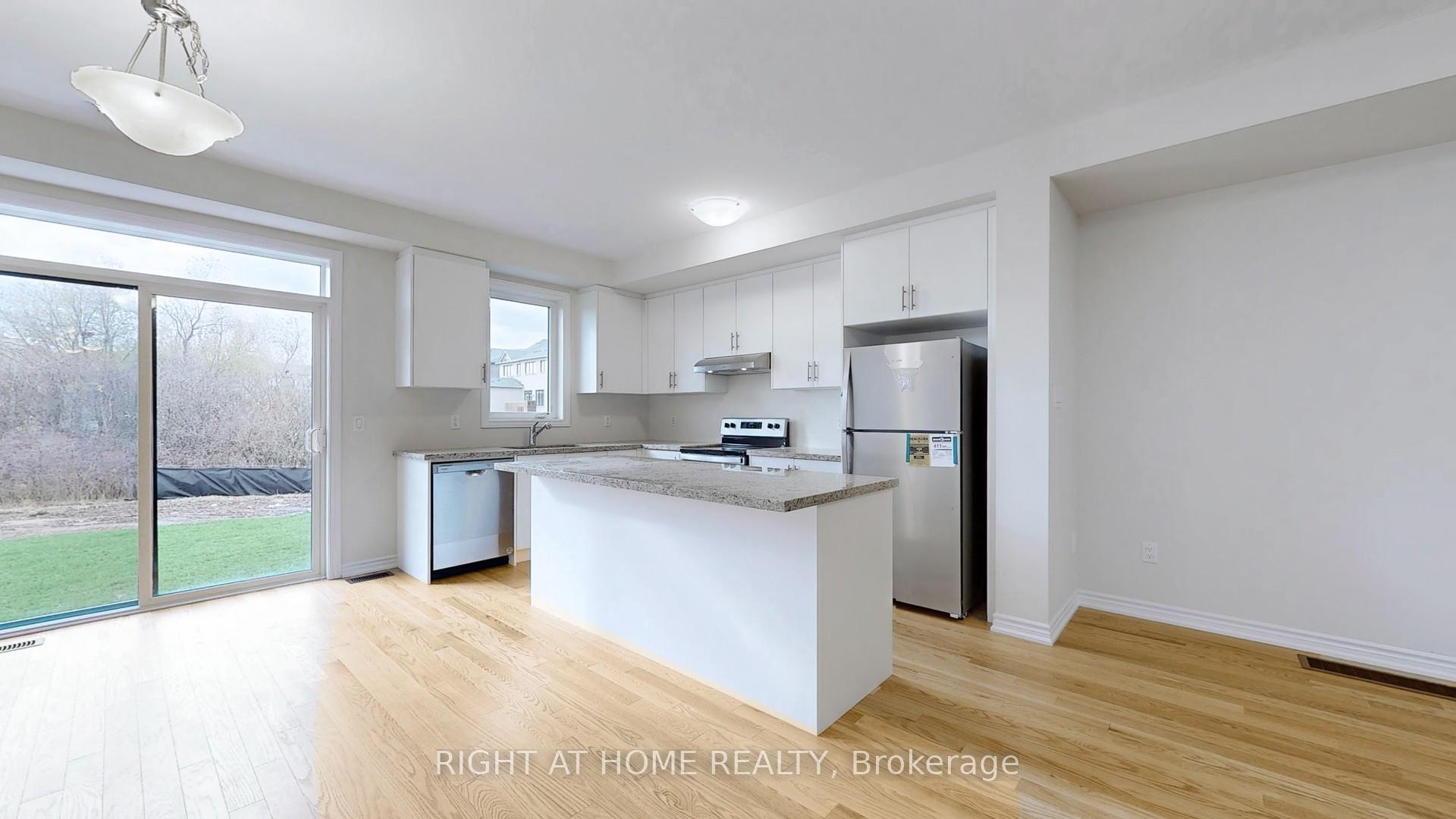 Photo 8 of 2086 Coppenwood Common, Burlington, Tyandaga — HOMEH