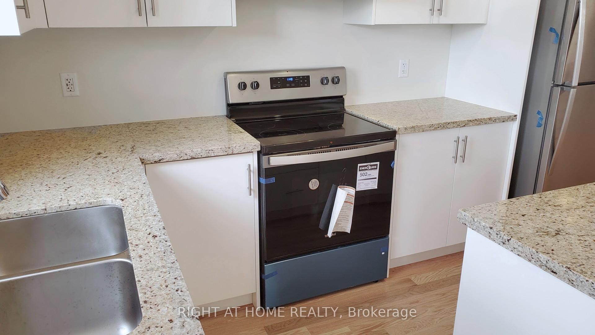 Photo 13 of 2086 Coppenwood Common, Burlington, Tyandaga — HOMEH