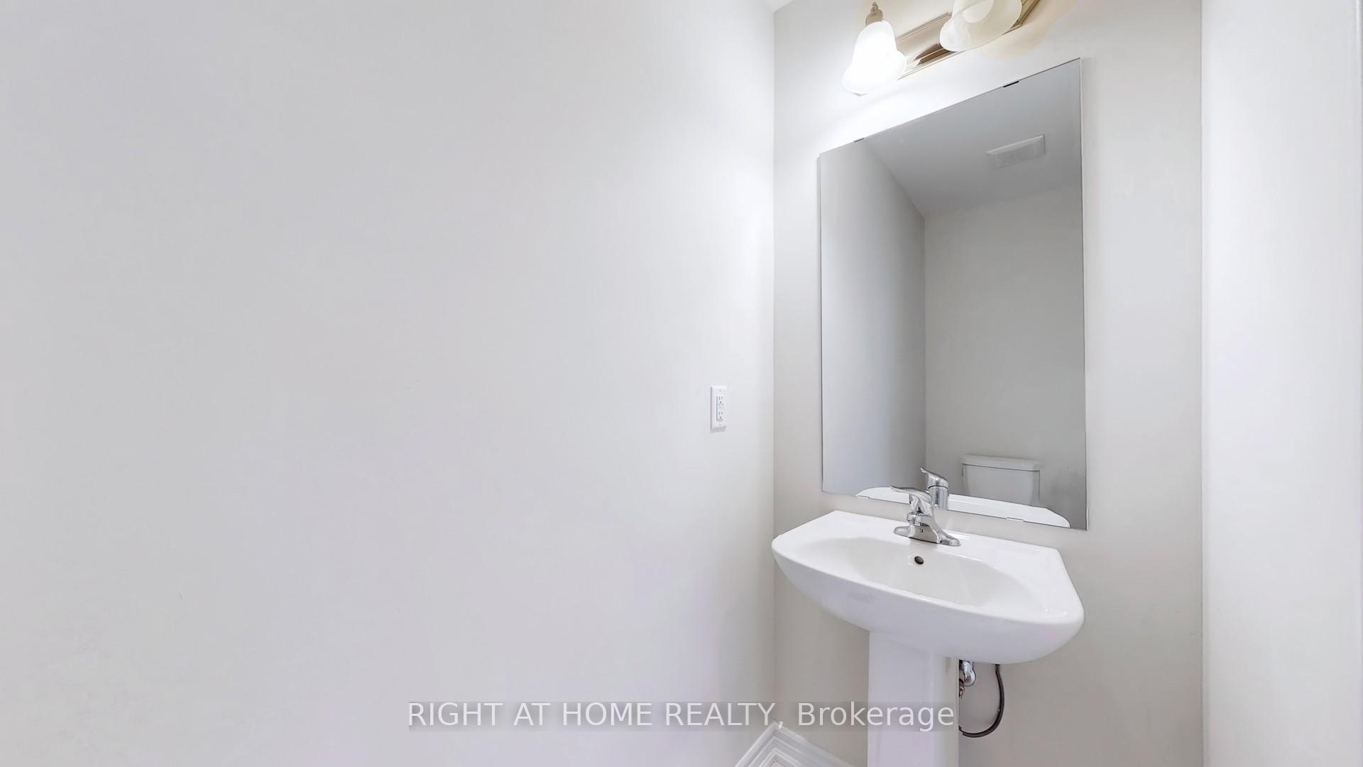 Photo 15 of 2086 Coppenwood Common, Burlington, Tyandaga — HOMEH