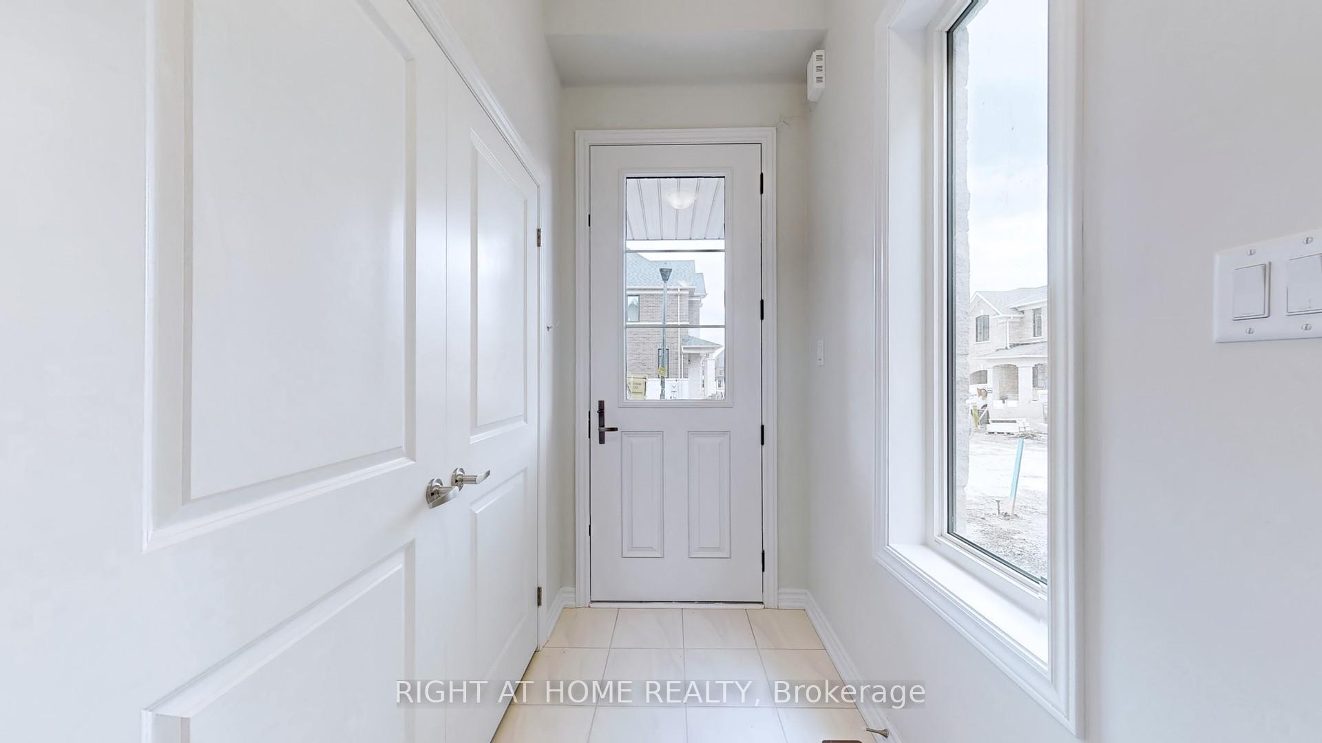 Photo 16 of 2086 Coppenwood Common, Burlington, Tyandaga — HOMEH