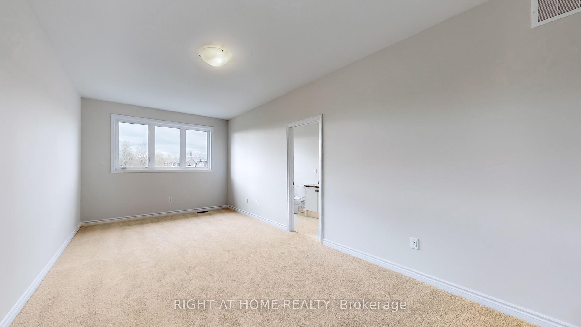 Photo 17 of 2086 Coppenwood Common, Burlington, Tyandaga — HOMEH