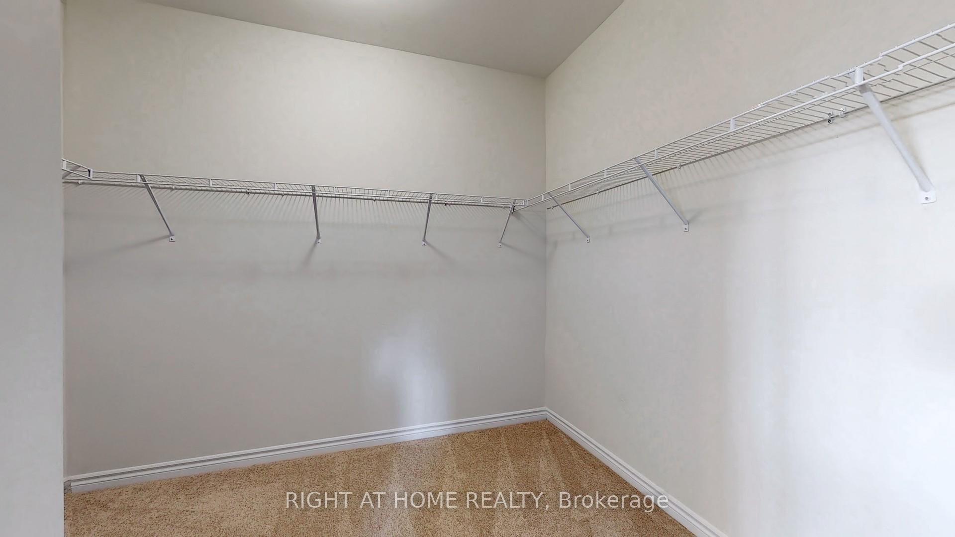 Photo 21 of 2086 Coppenwood Common, Burlington, Tyandaga — HOMEH