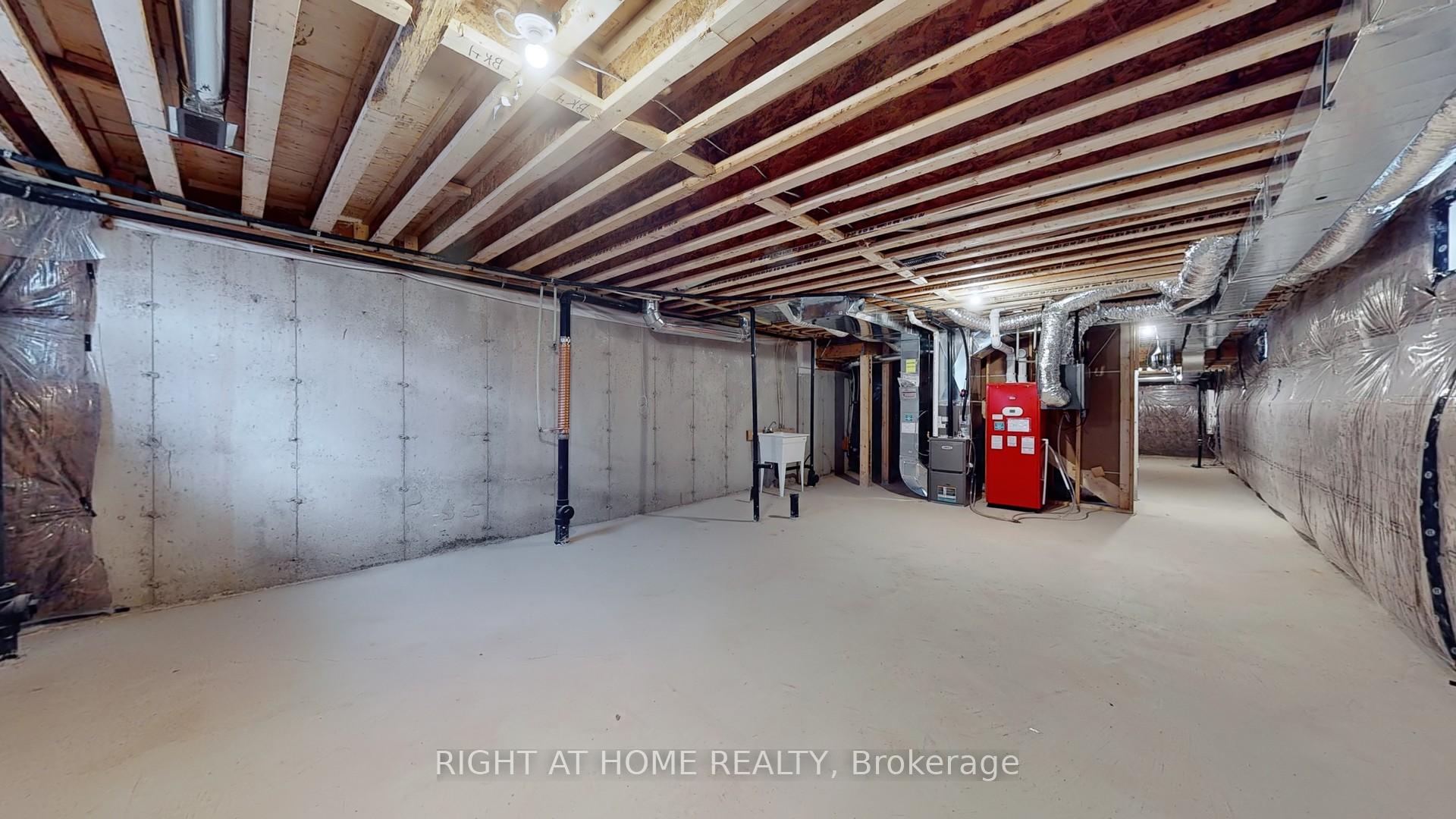 Photo 37 of 2086 Coppenwood Common, Burlington, Tyandaga — HOMEH