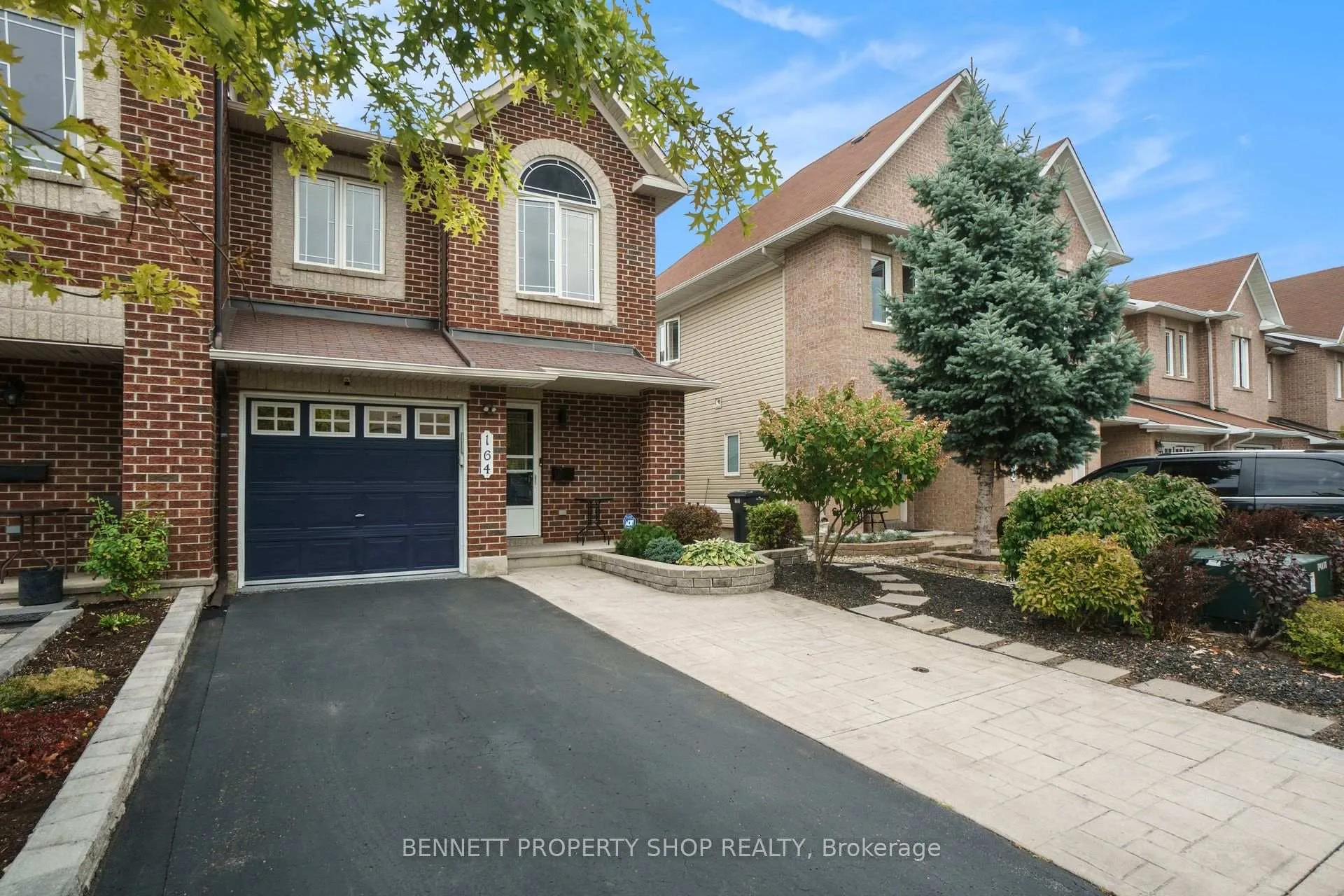 Photo 2 of 164 Tacom Circle, Ottawa, Barrhaven - Strandherd — HOMEH