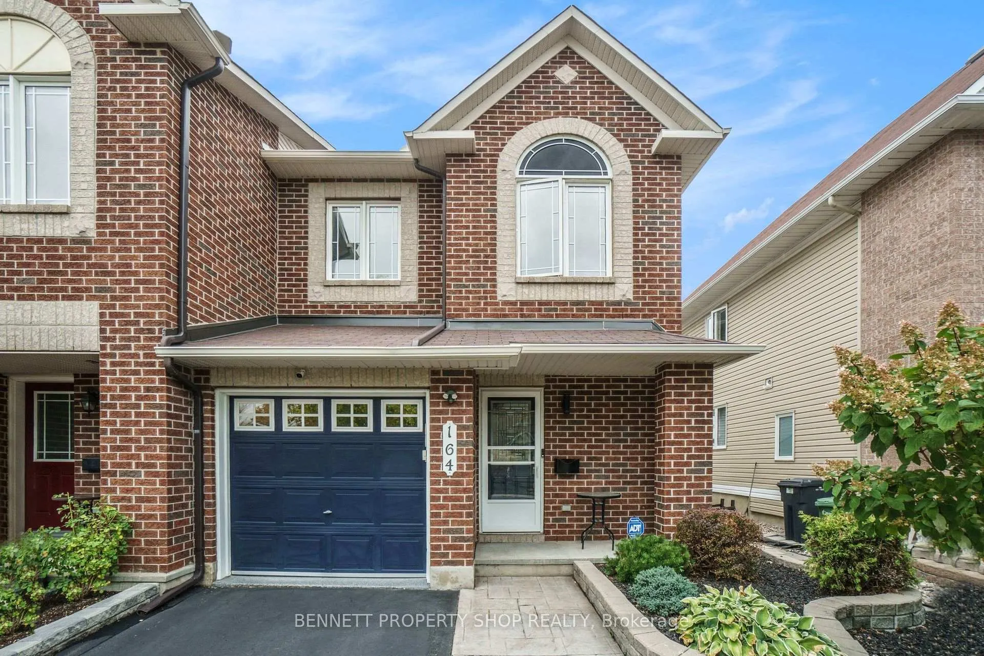 Photo 3 of 164 Tacom Circle, Ottawa, Barrhaven - Strandherd — HOMEH