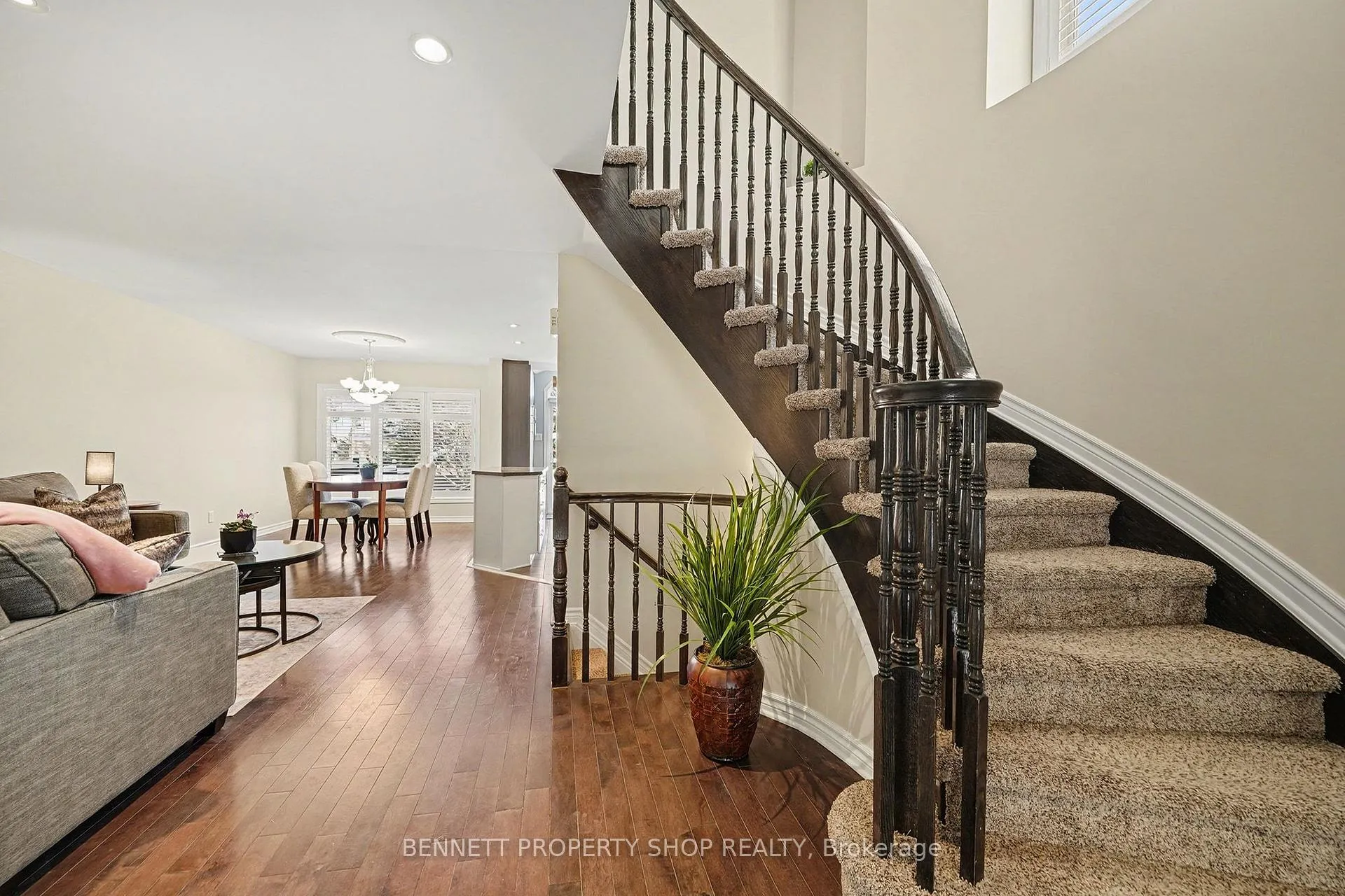 Photo 4 of 164 Tacom Circle, Ottawa, Barrhaven - Strandherd — HOMEH