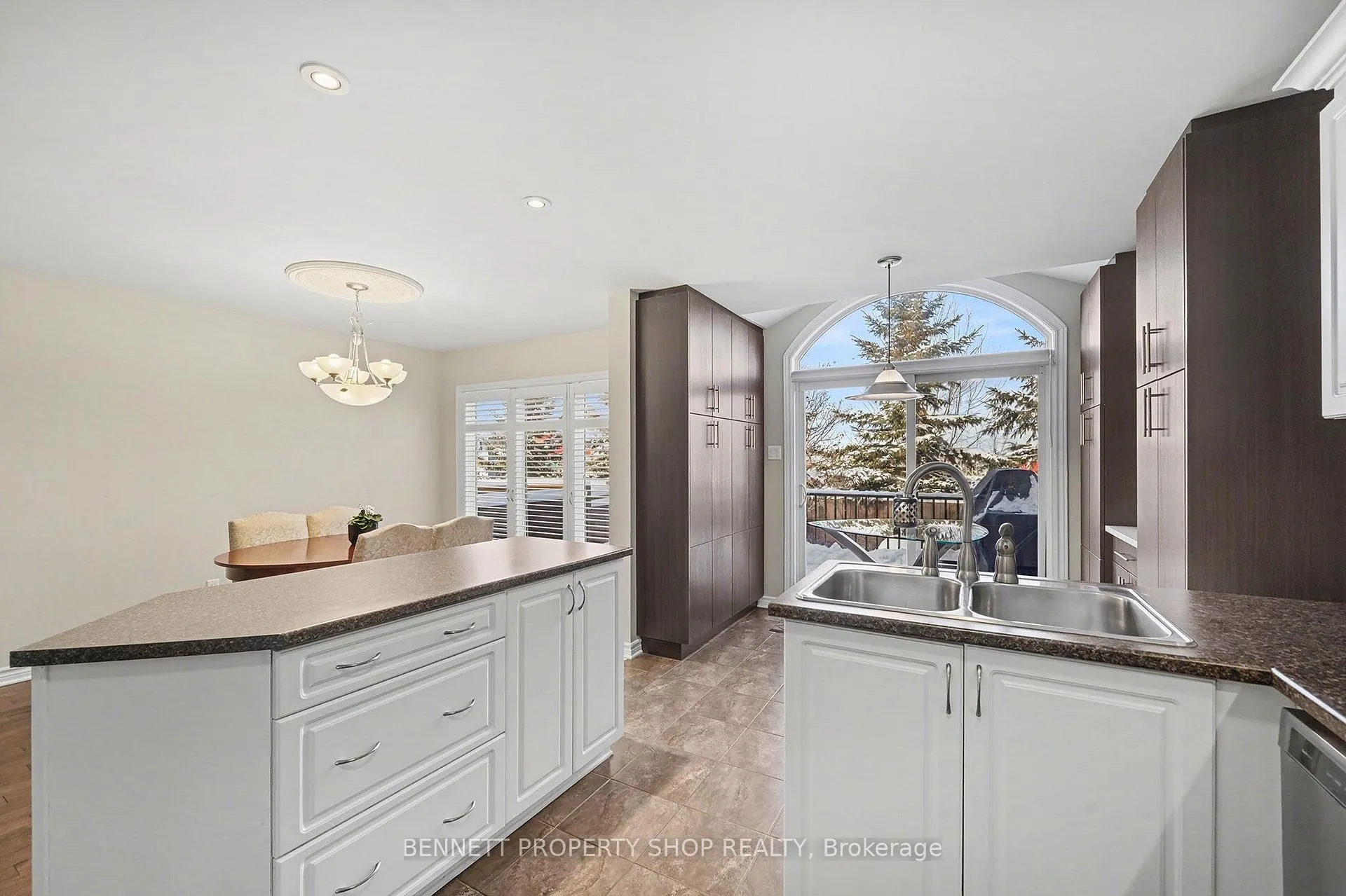 Photo 10 of 164 Tacom Circle, Ottawa, Barrhaven - Strandherd — HOMEH