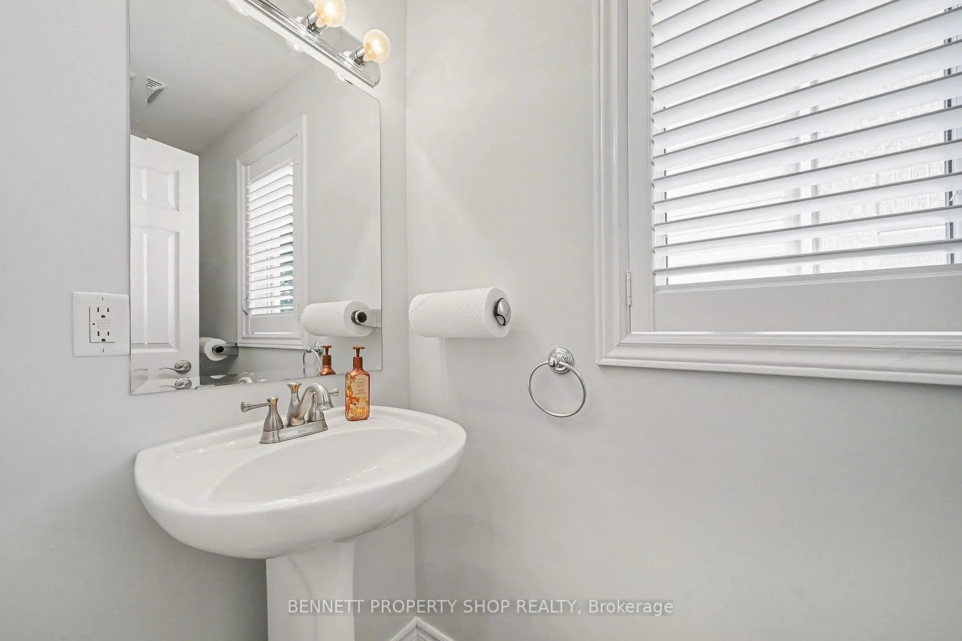 Photo 12 of 164 Tacom Circle, Ottawa, Barrhaven - Strandherd — HOMEH