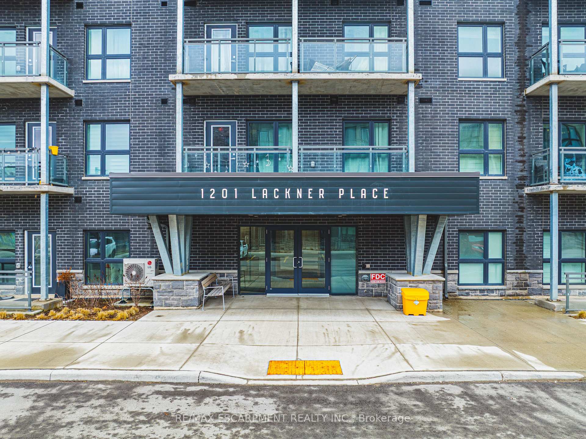 Photo 4 of Unit 310, 1201 Lackner Place, Kitchener — HOMEH