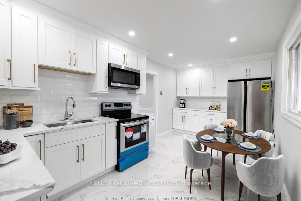 Photo 4 of 5440 Lyndon Court, Windsor — HOMEH