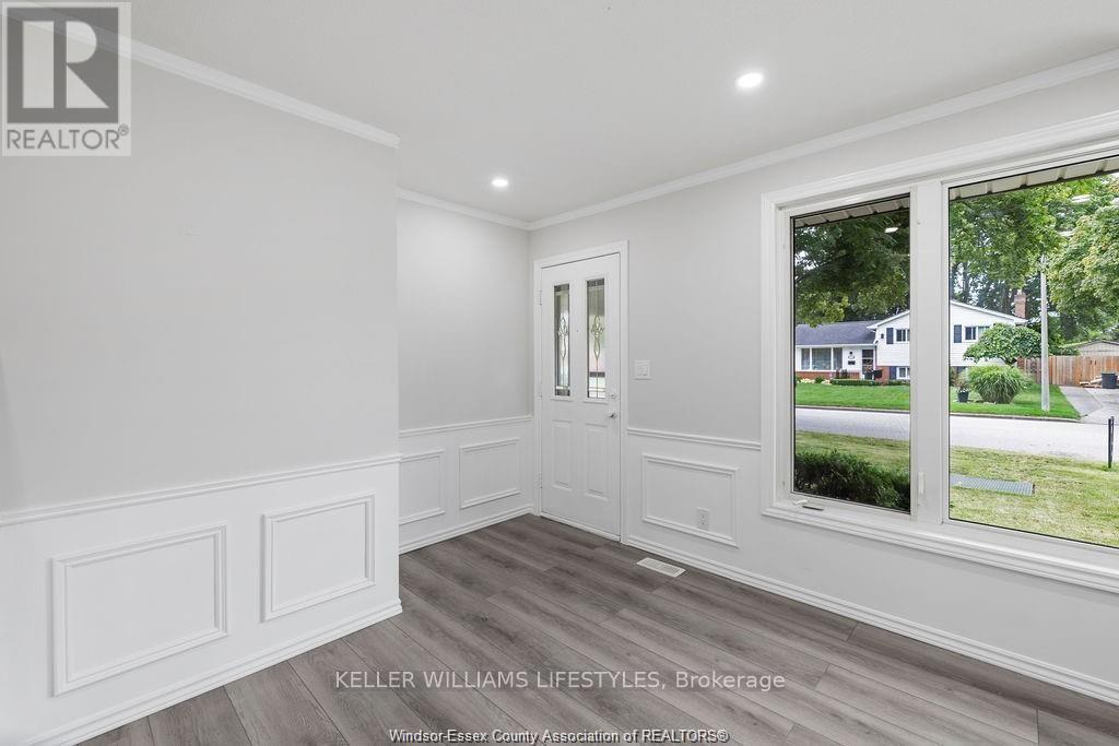 Photo 5 of 5440 Lyndon Court, Windsor — HOMEH