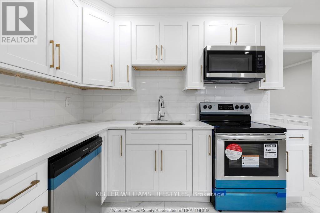 Photo 7 of 5440 Lyndon Court, Windsor — HOMEH