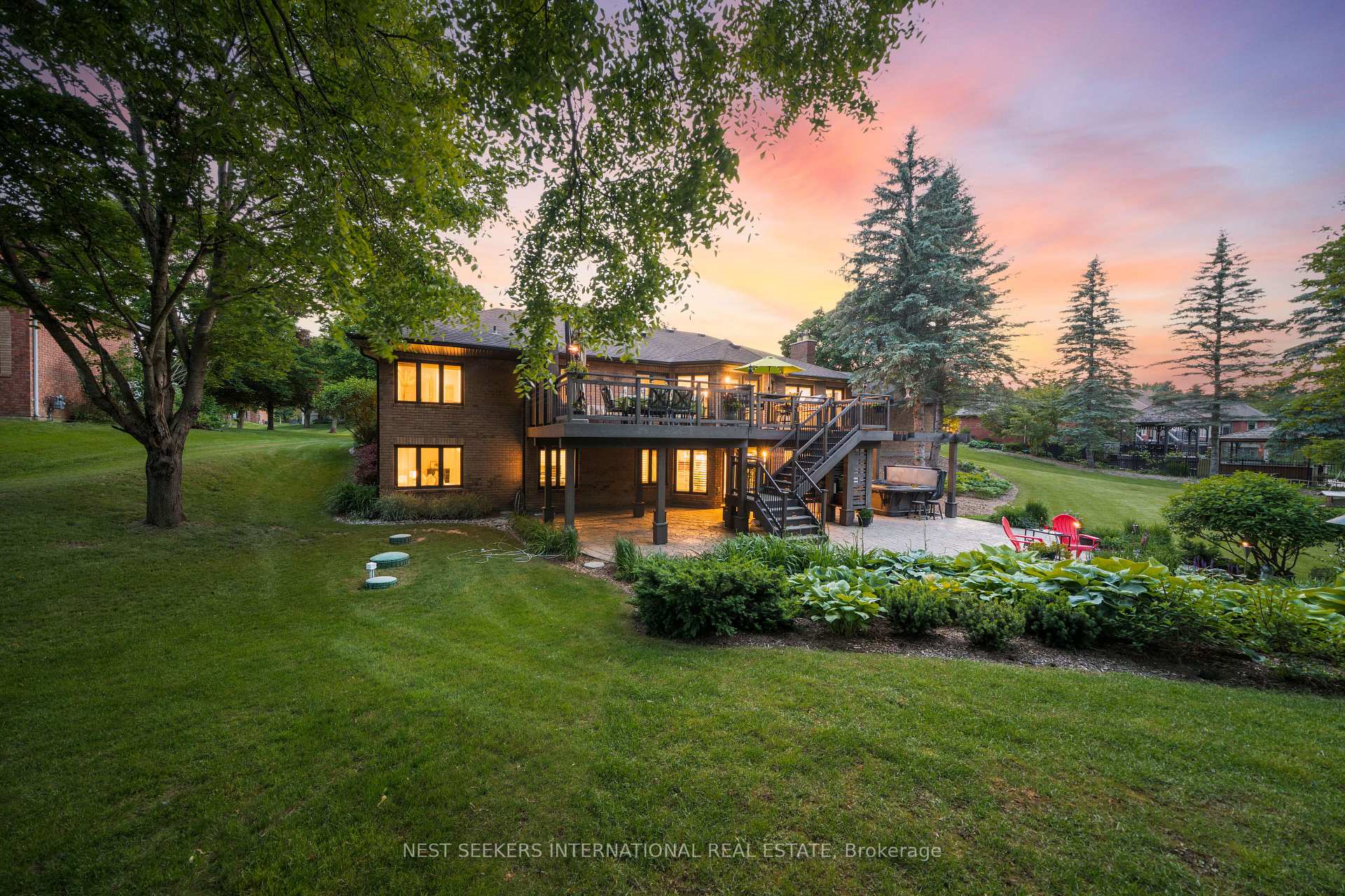 Front of 21 Rolling Court