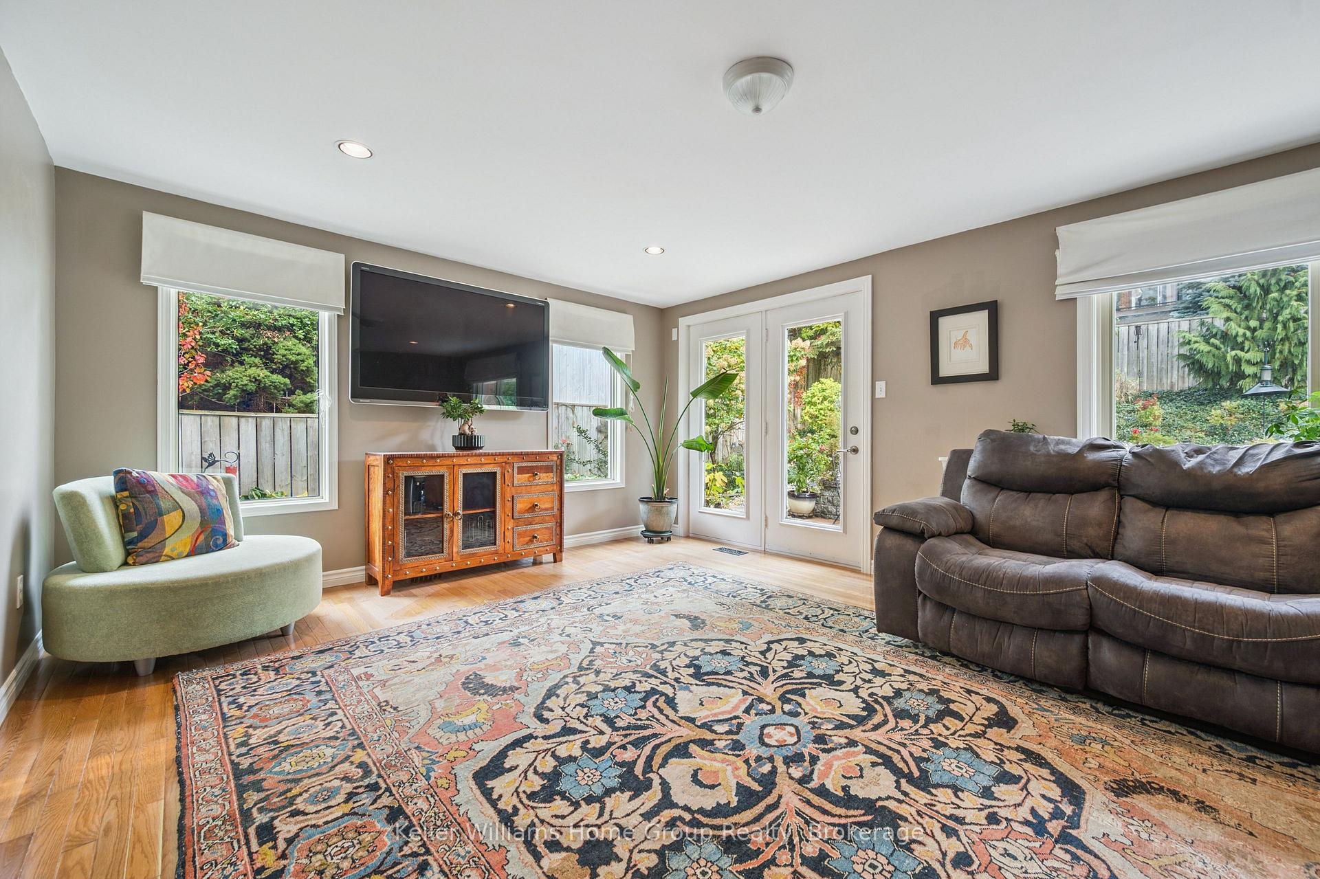Photo 9 of 29 Shadybrook Crescent, Guelph, Kortright West — HOMEH