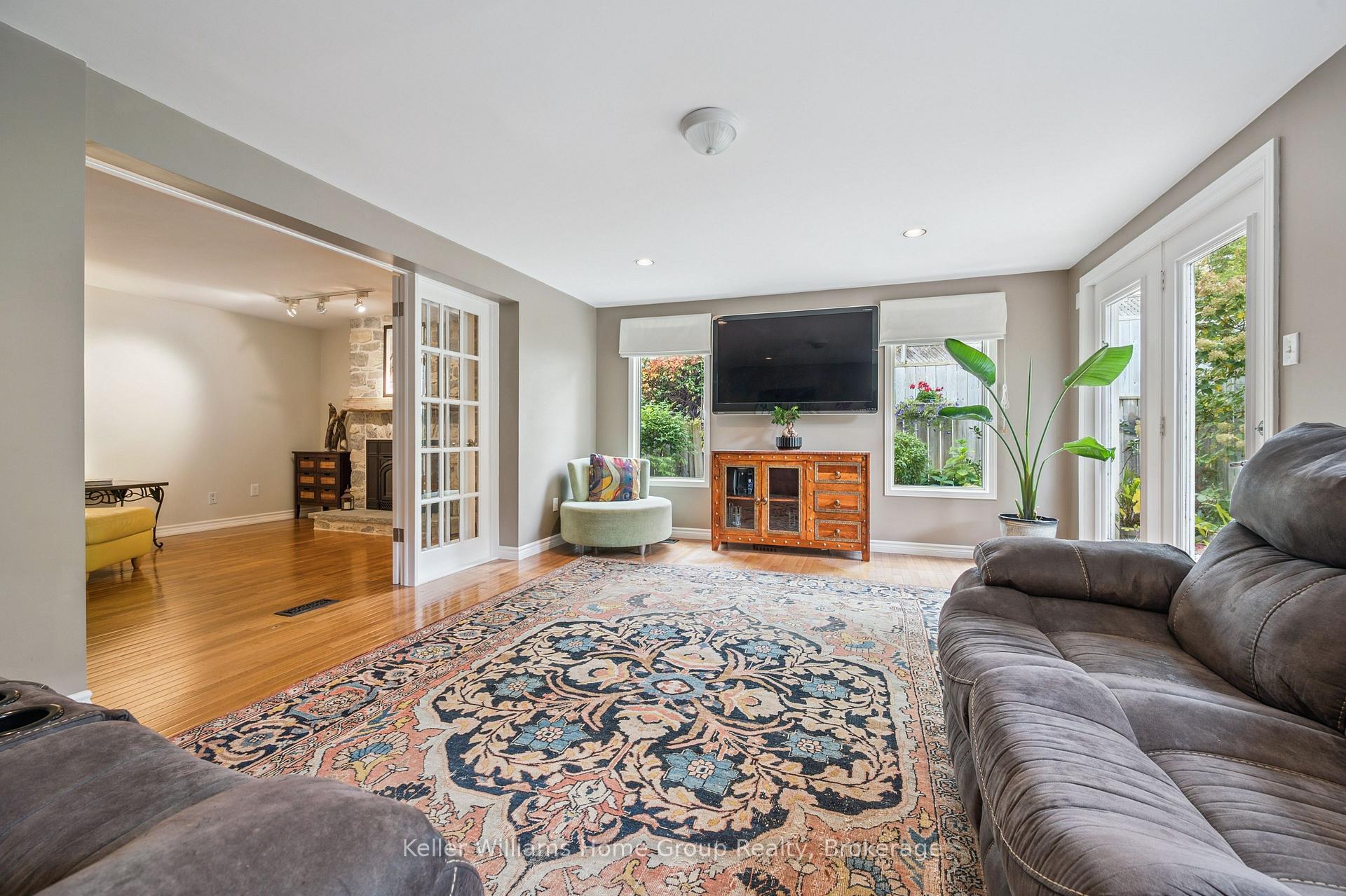 Photo 10 of 29 Shadybrook Crescent, Guelph, Kortright West — HOMEH