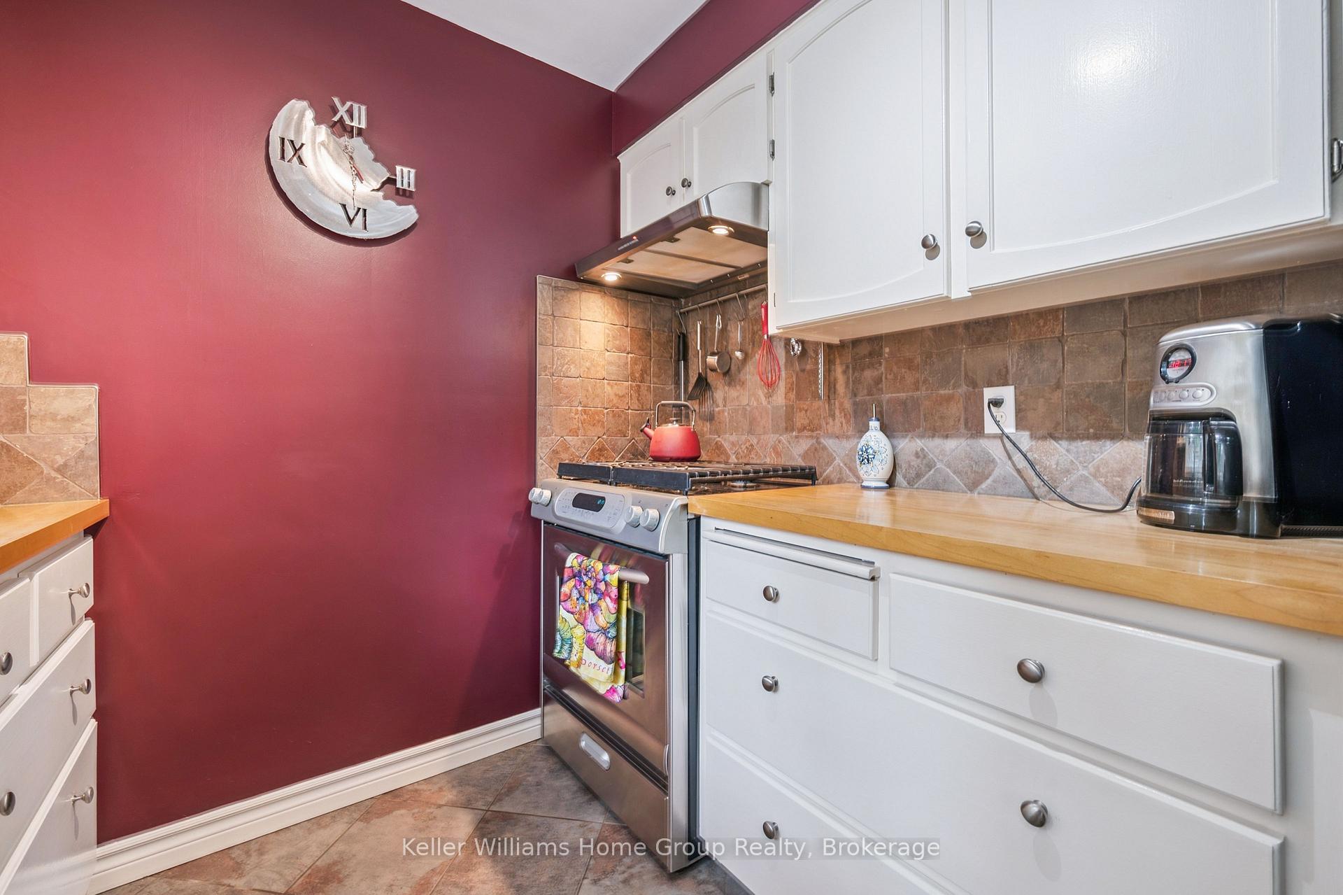 Photo 19 of 29 Shadybrook Crescent, Guelph, Kortright West — HOMEH