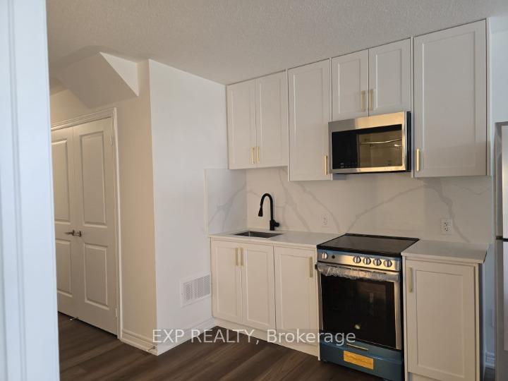 Photo 7 of Unit UNIT B, 80 Singhampton Road, Vaughan, Kleinburg — HOMEH
