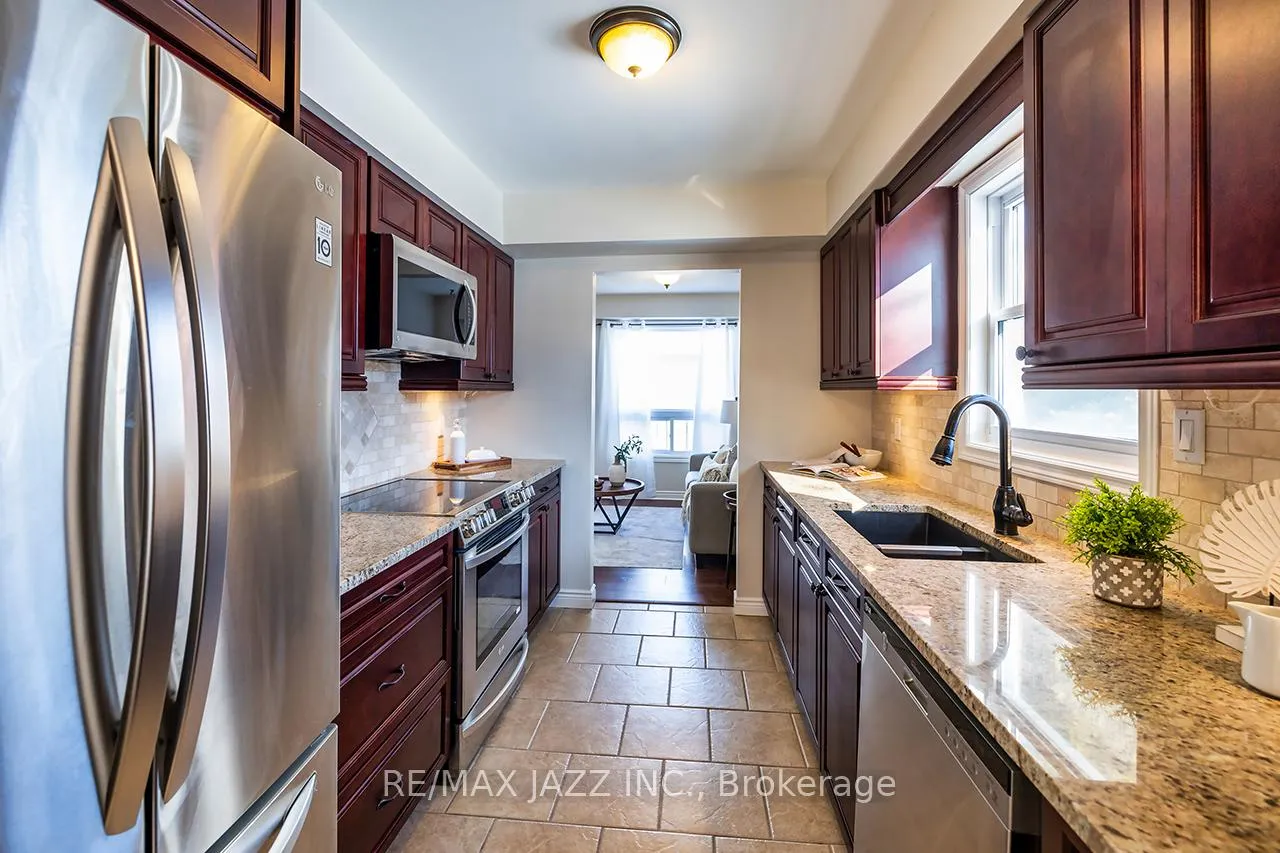 Photo 7 of 38 Newport Avenue, Clarington, Courtice — HOMEH