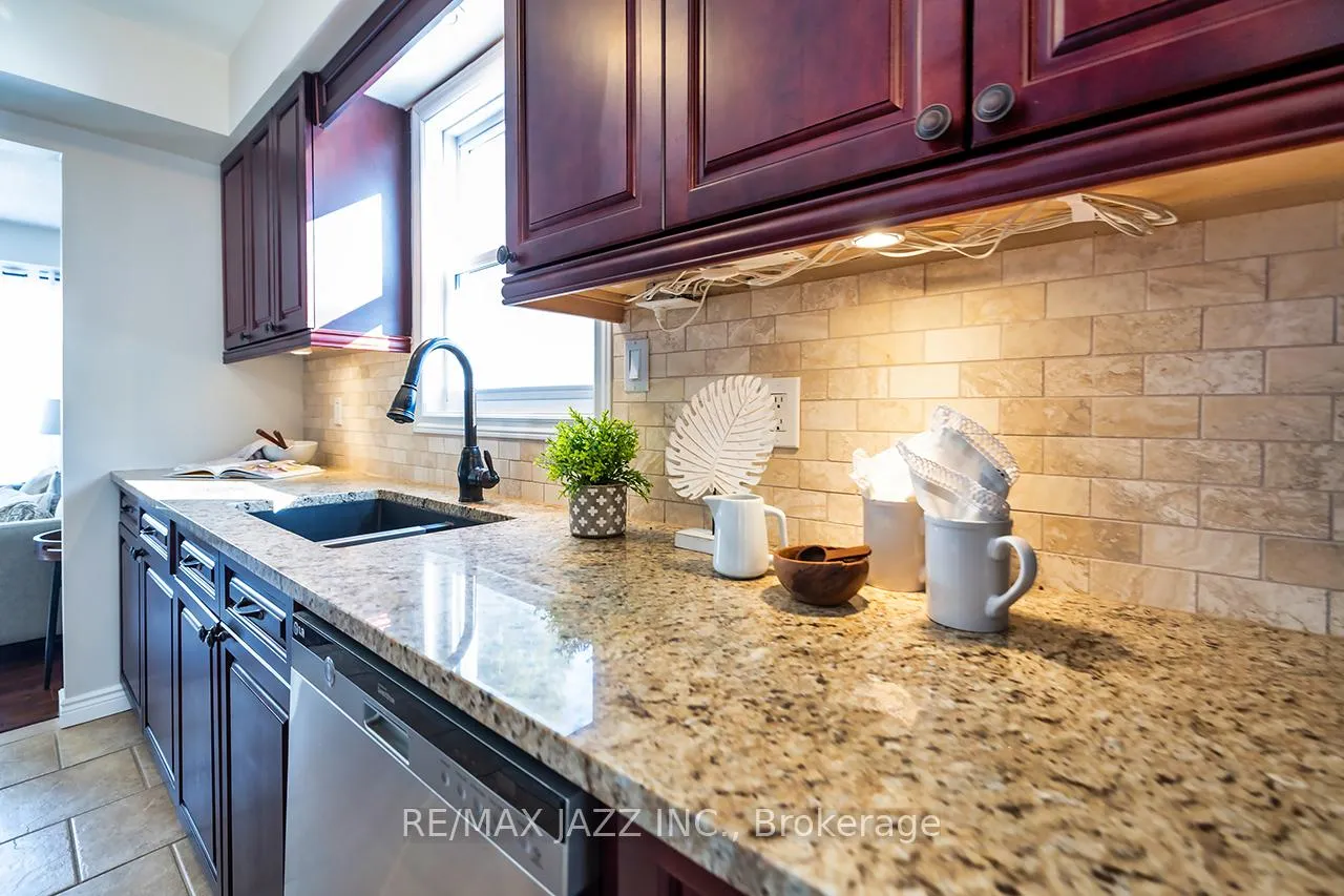 Photo 9 of 38 Newport Avenue, Clarington, Courtice — HOMEH