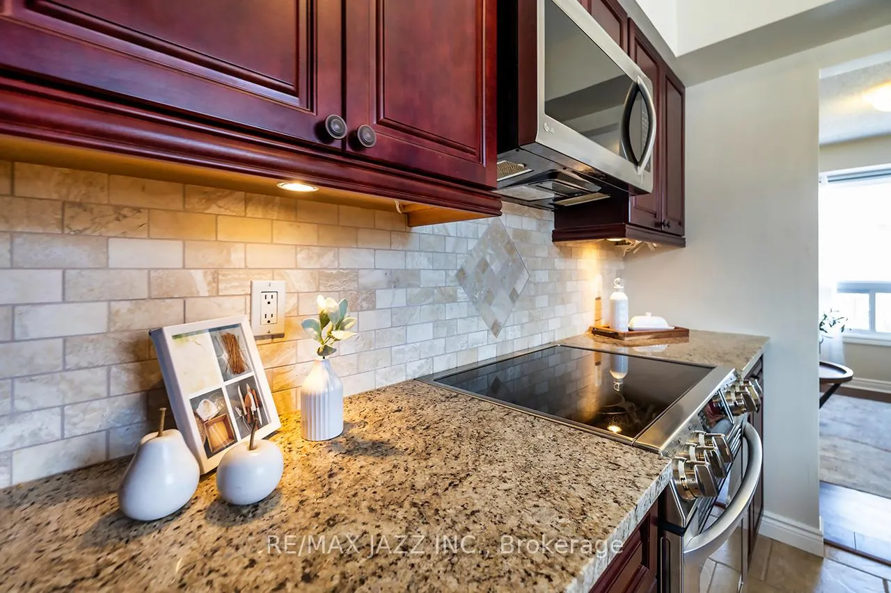Photo 11 of 38 Newport Avenue, Clarington, Courtice — HOMEH