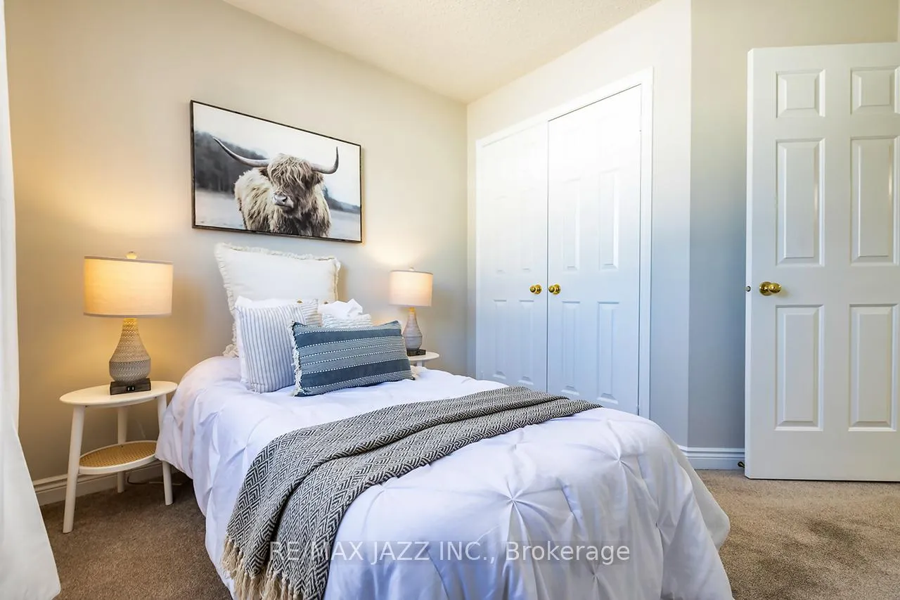 Photo 18 of 38 Newport Avenue, Clarington, Courtice — HOMEH