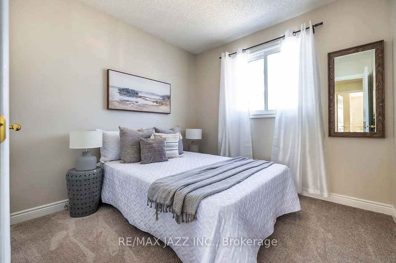 Photo 20 of 38 Newport Avenue, Clarington, Courtice — HOMEH