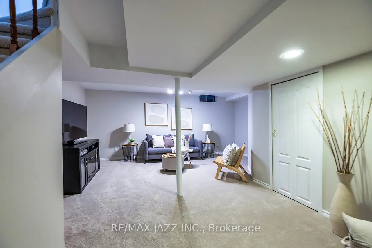 Photo 22 of 38 Newport Avenue, Clarington, Courtice — HOMEH