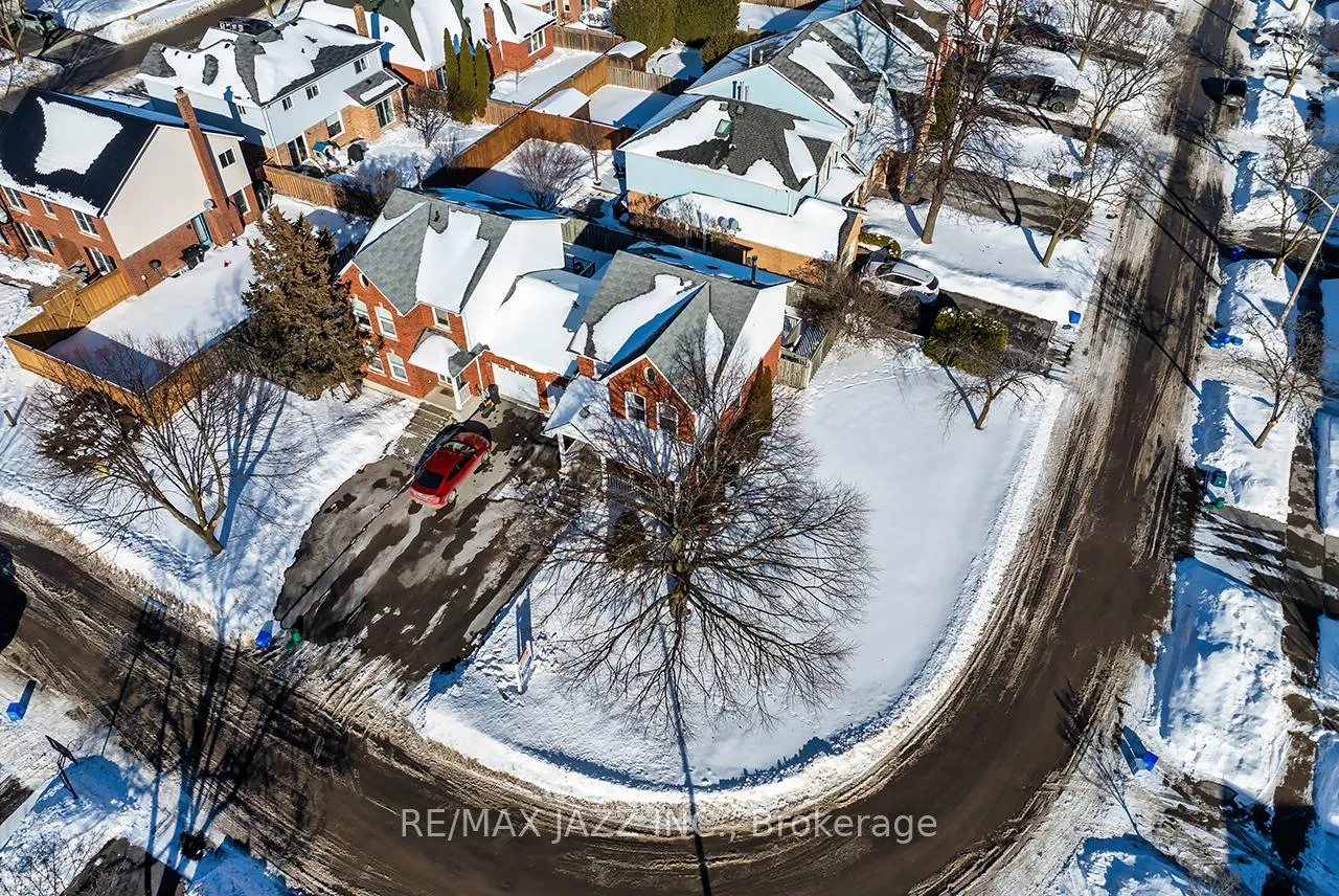 Photo 28 of 38 Newport Avenue, Clarington, Courtice — HOMEH