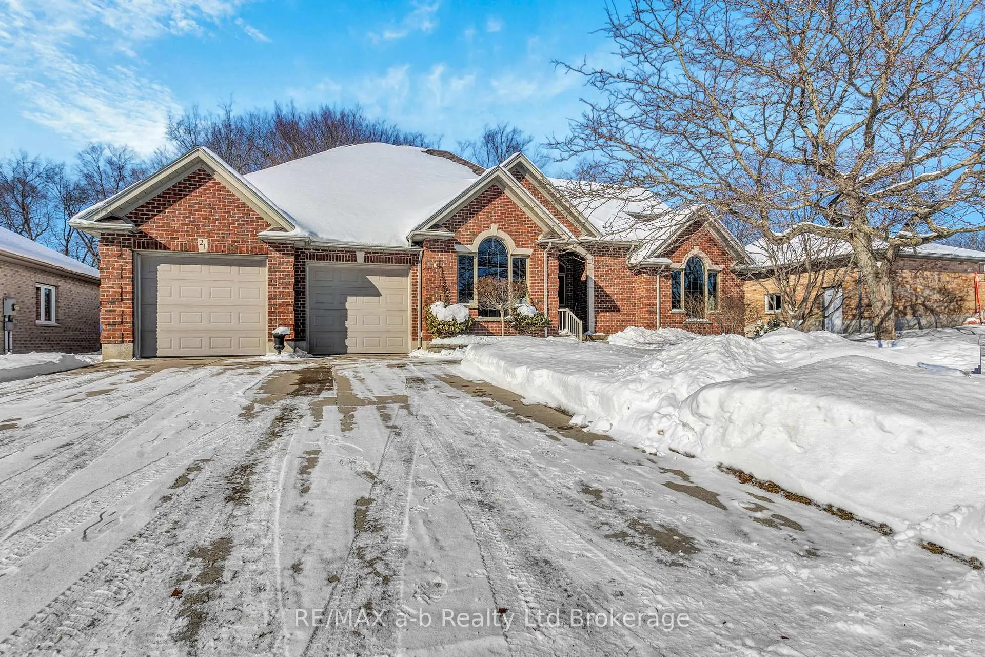 Photo 1 of 21 Windemere Avenue, Tillsonburg — HOMEH