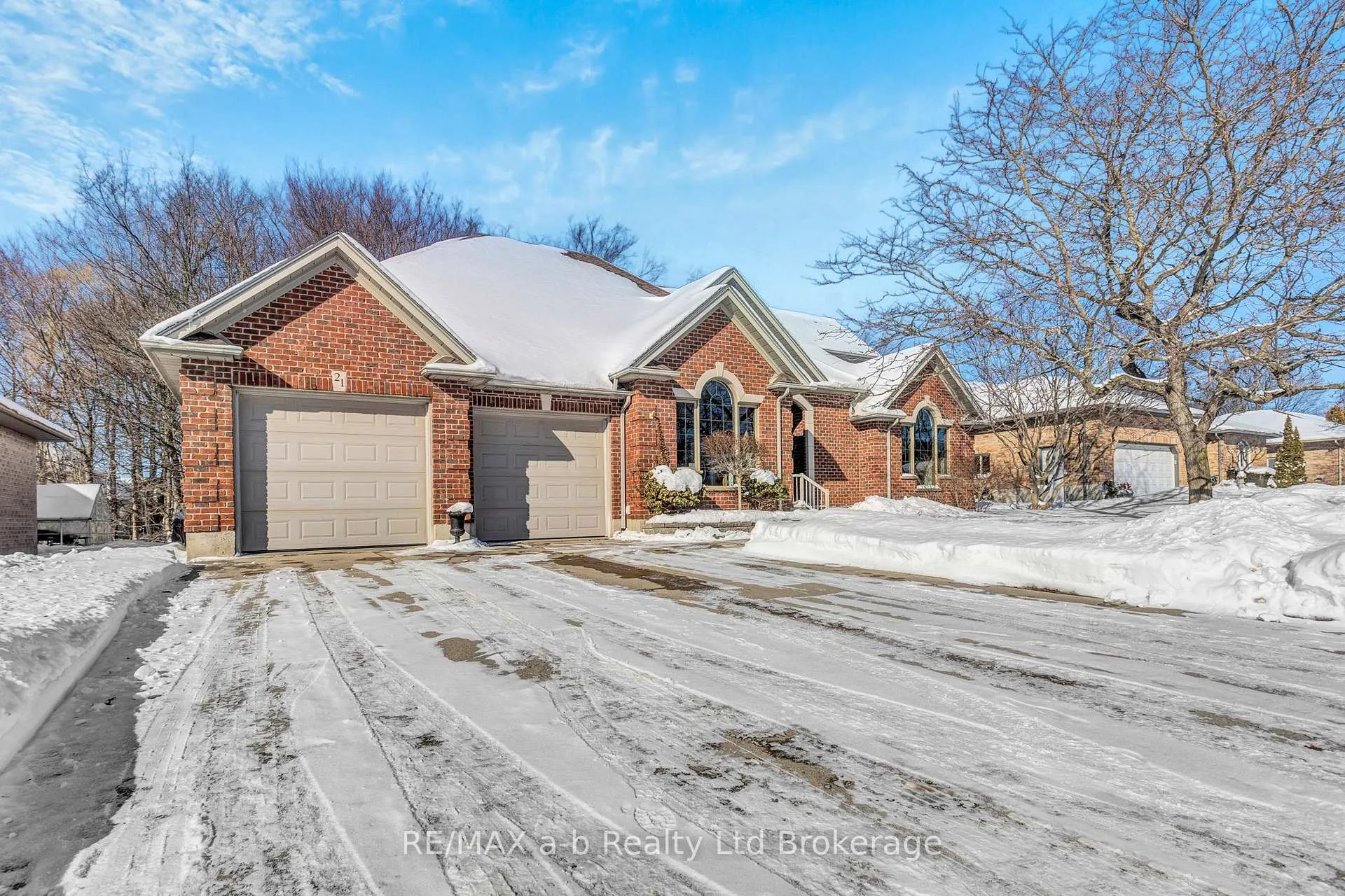 Photo 2 of 21 Windemere Avenue, Tillsonburg — HOMEH
