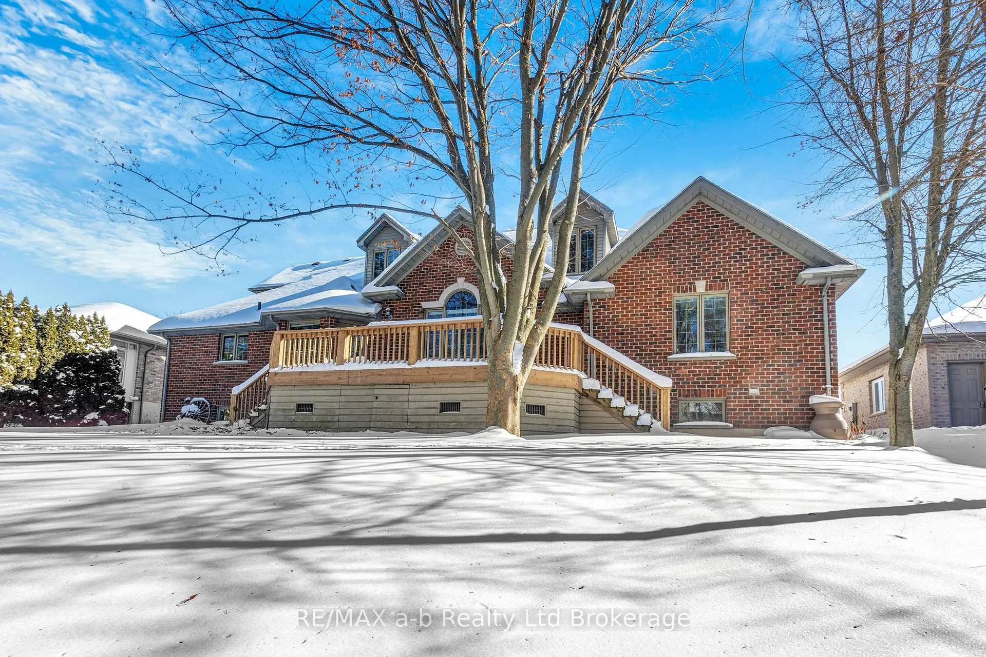 Photo 5 of 21 Windemere Avenue, Tillsonburg — HOMEH