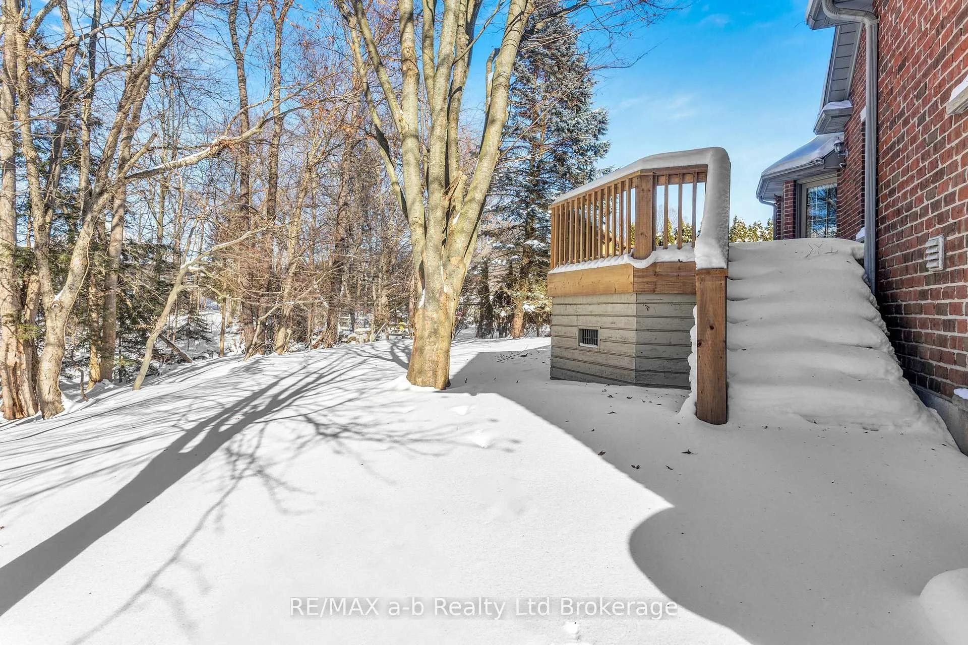 Photo 7 of 21 Windemere Avenue, Tillsonburg — HOMEH
