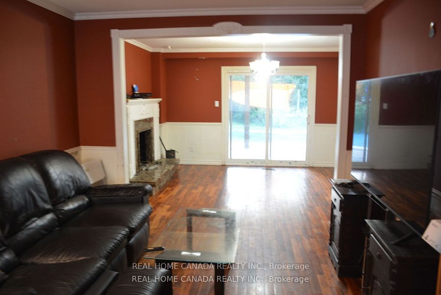 Photo 2 of Unit Master, 38 Chopin Crescent, Brampton, Brampton South — HOMEH