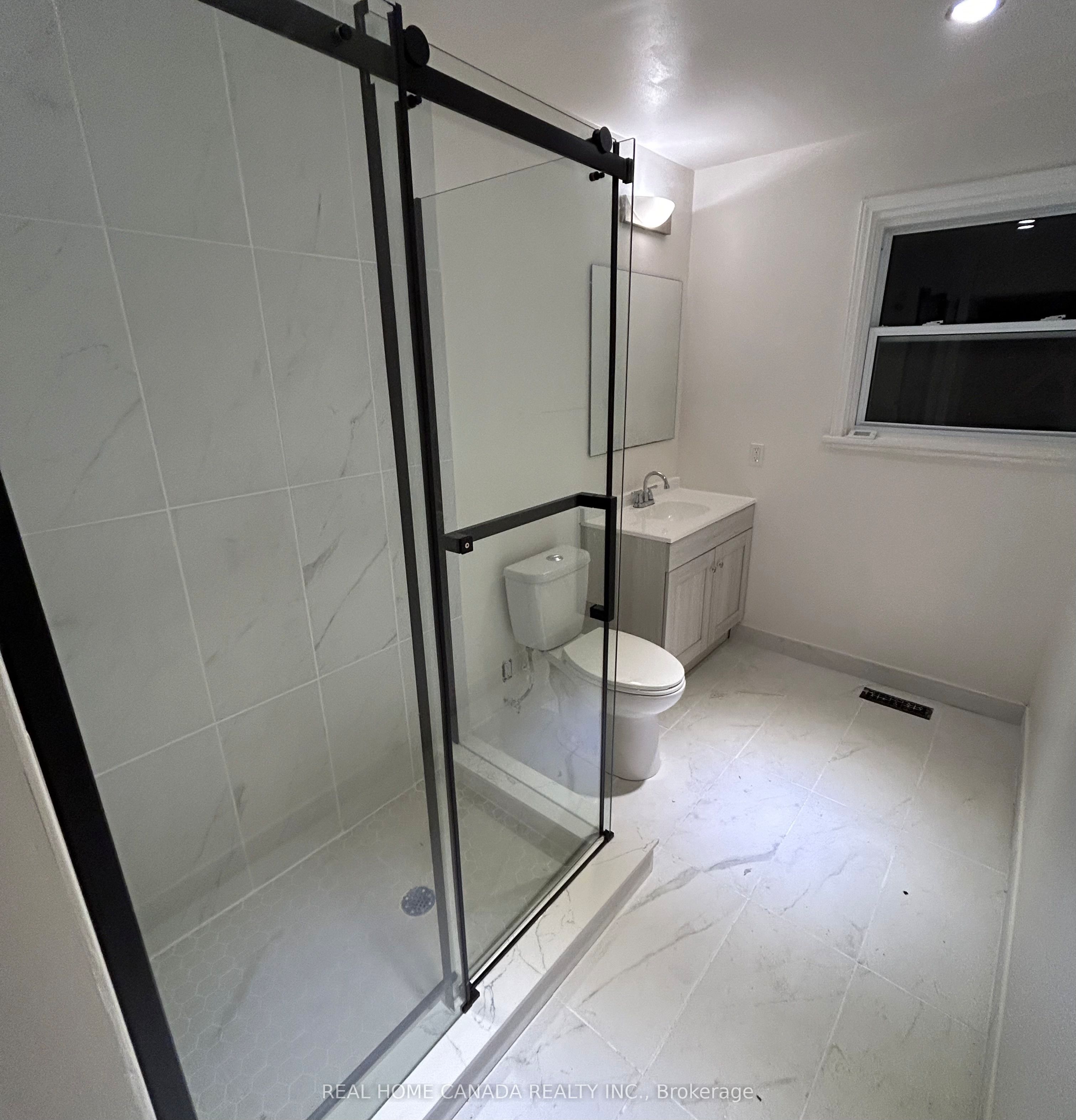 Photo 10 of Unit Master, 38 Chopin Crescent, Brampton, Brampton South — HOMEH
