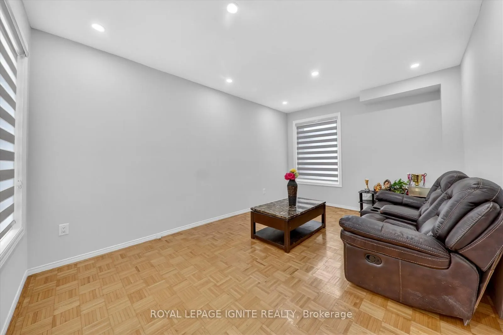 Photo 5 of 4 Millington Crescent, Ajax, Central — HOMEH