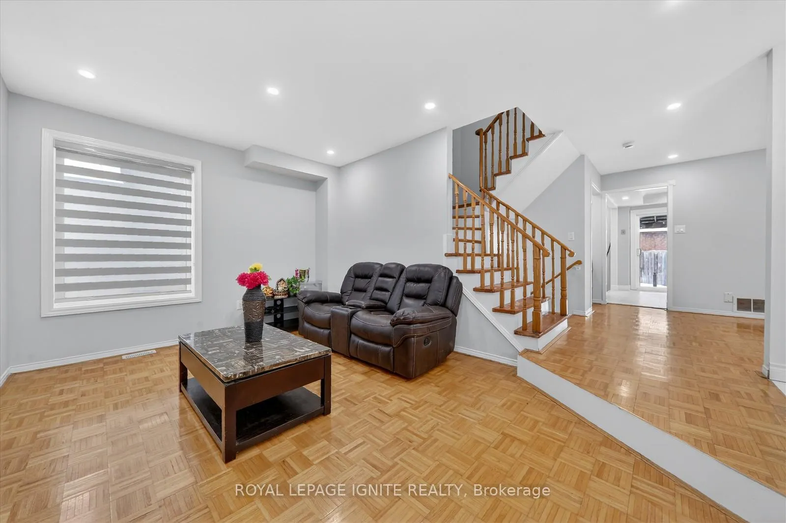 Photo 6 of 4 Millington Crescent, Ajax, Central — HOMEH