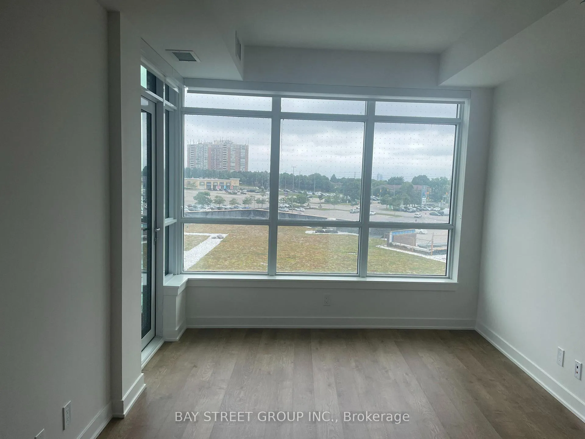 Photo 2 of Unit 329, 50 Upper Mall Way, Vaughan, Brownridge — HOMEH