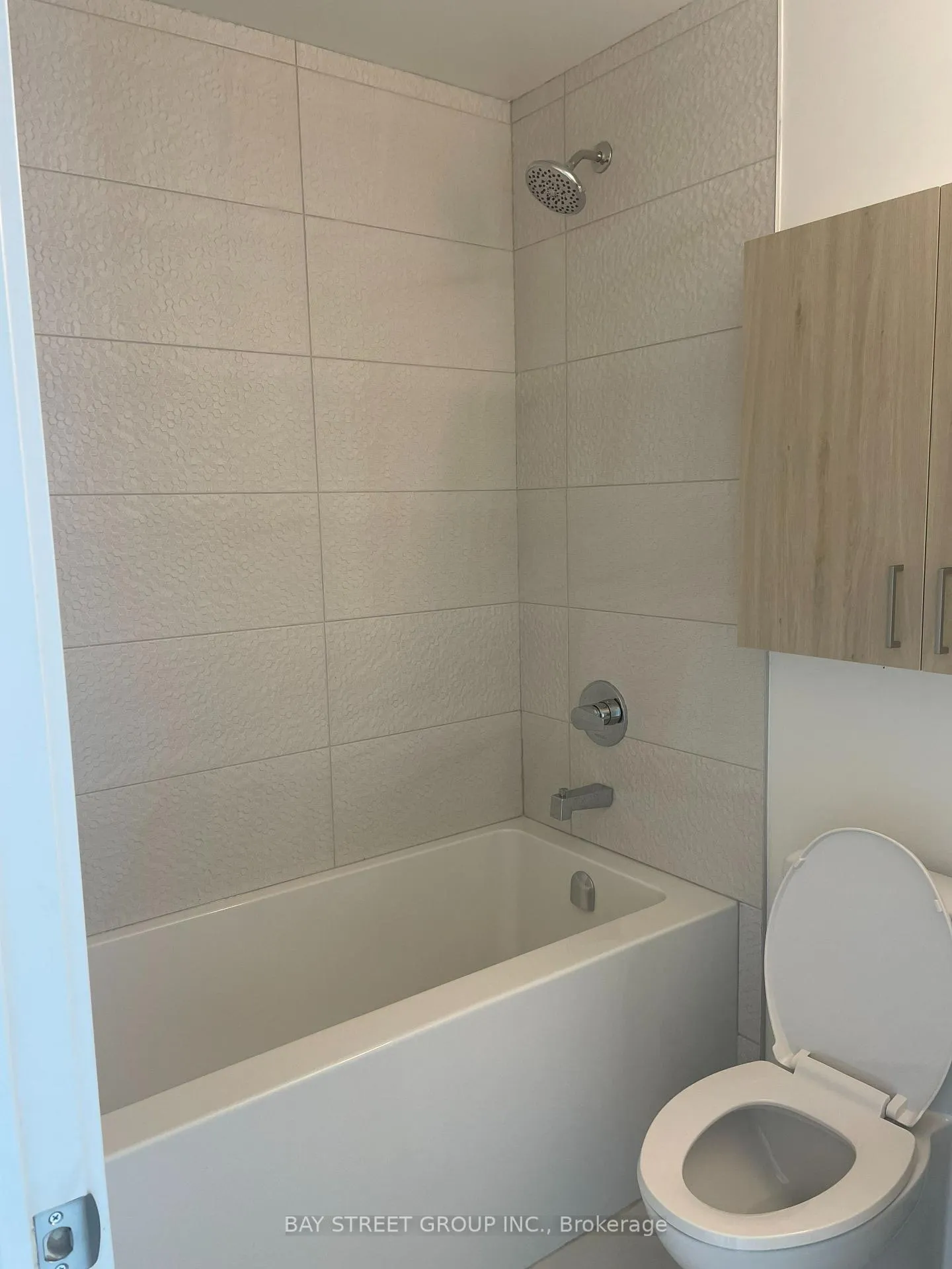 Photo 11 of Unit 329, 50 Upper Mall Way, Vaughan, Brownridge — HOMEH