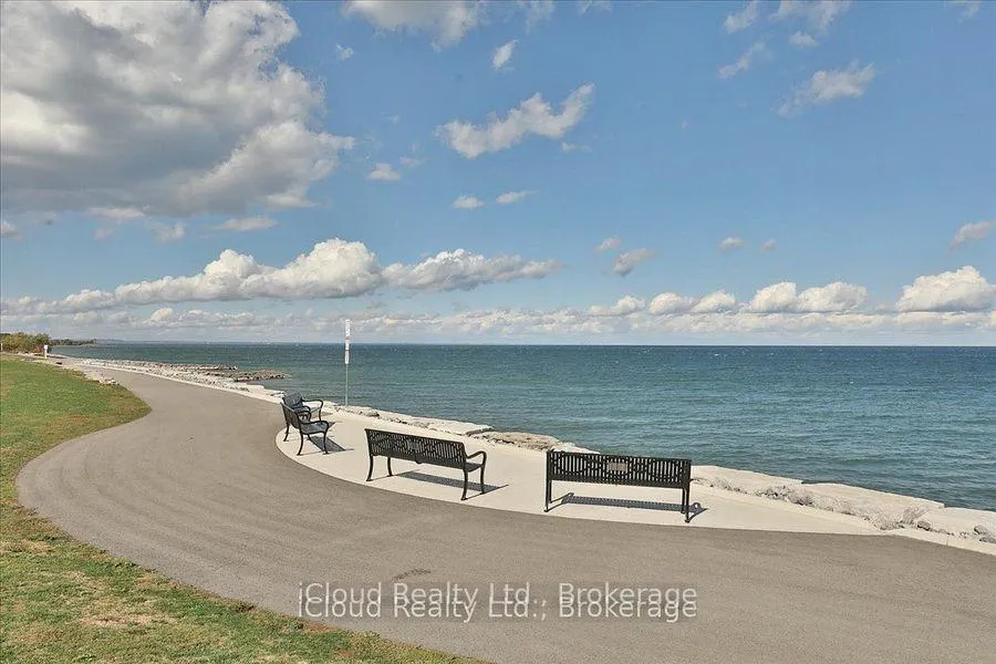 Photo 7 of 136 Dunrobin Lane, Grimsby, Grimsby Beach — HOMEH