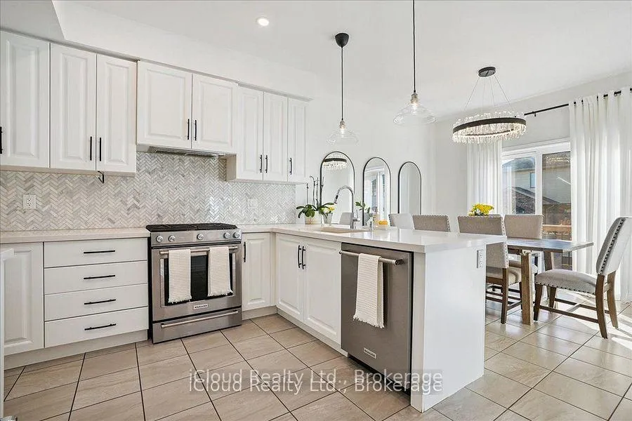 Photo 21 of 136 Dunrobin Lane, Grimsby, Grimsby Beach — HOMEH