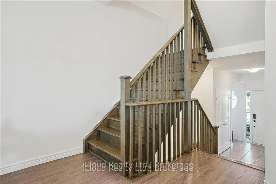 Photo 24 of 136 Dunrobin Lane, Grimsby, Grimsby Beach — HOMEH