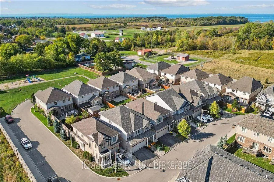 Photo 50 of 136 Dunrobin Lane, Grimsby, Grimsby Beach — HOMEH