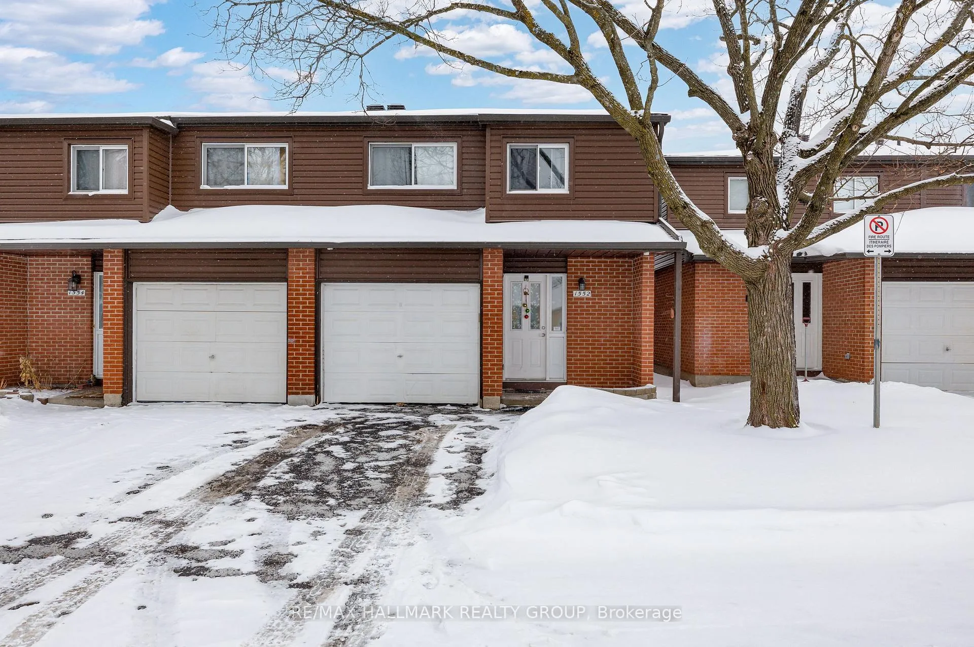 Front of Unit 14, 1552 Queensdale Avenue