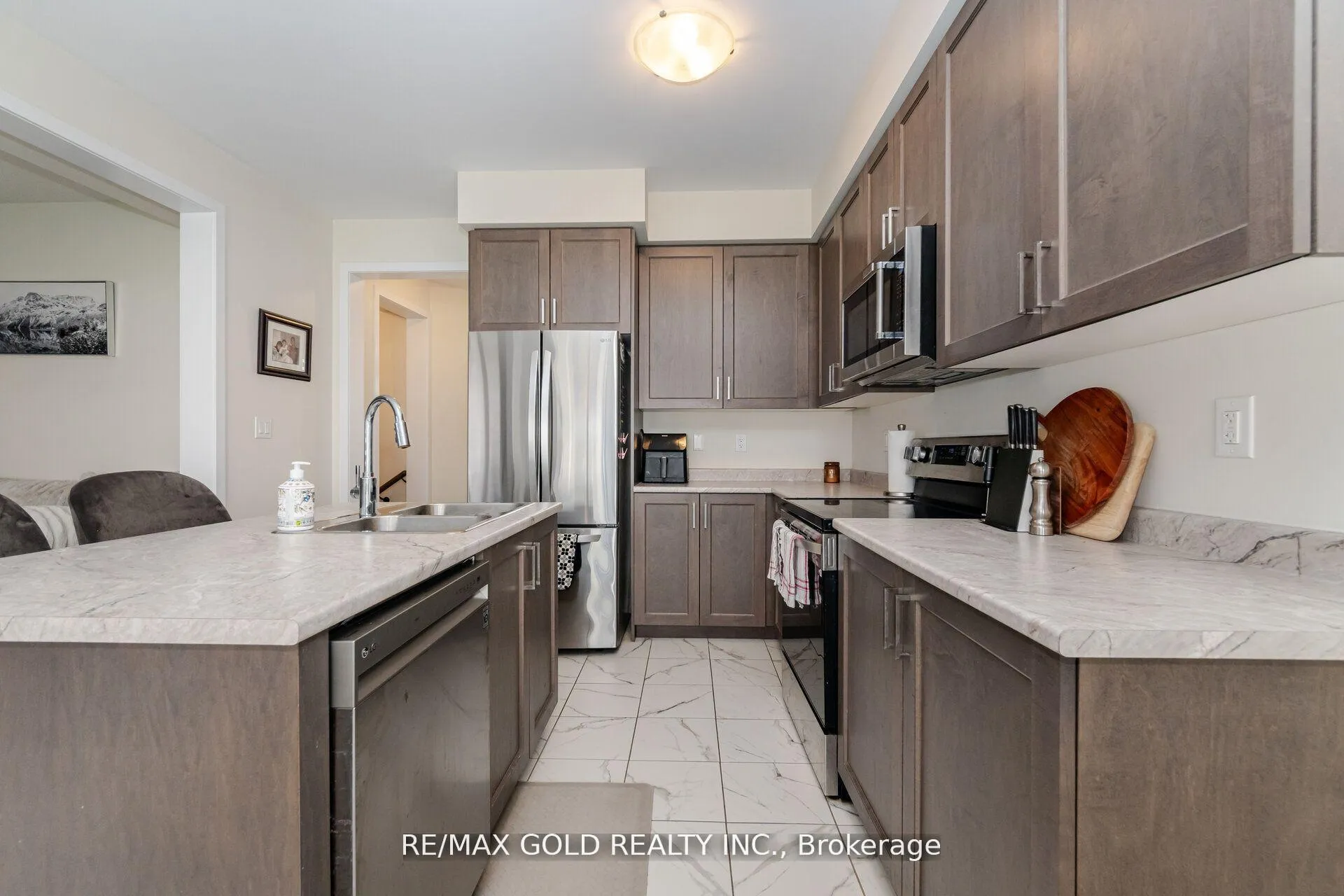 Photo 6 of 128 Whithorn Crescent, Haldimand — HOMEH