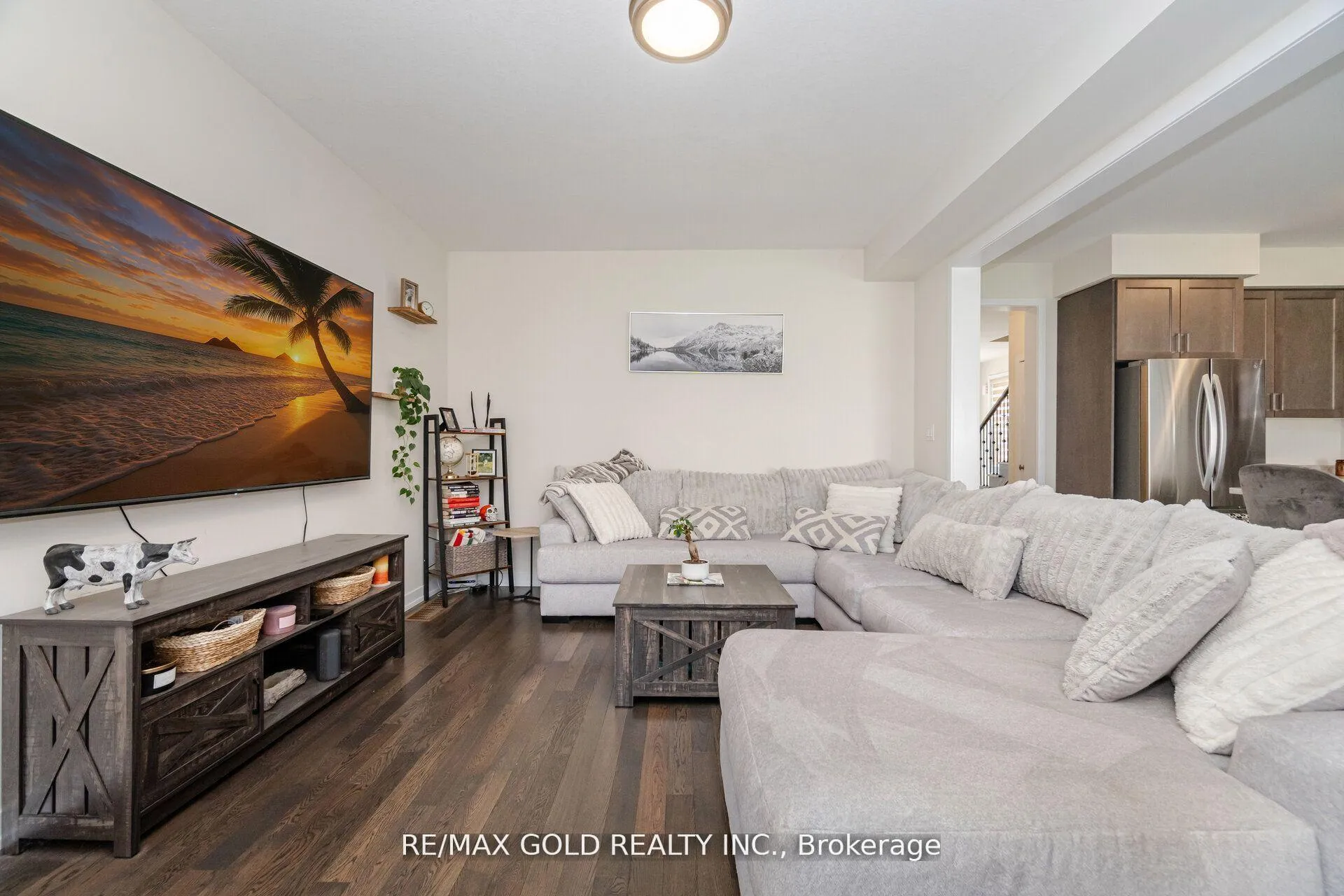 Photo 13 of 128 Whithorn Crescent, Haldimand — HOMEH