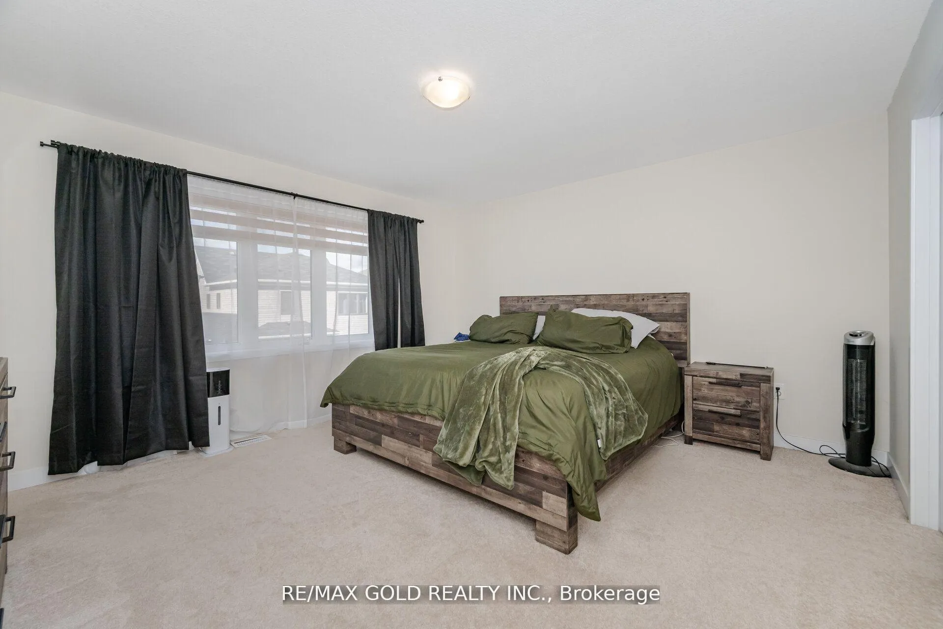 Photo 16 of 128 Whithorn Crescent, Haldimand — HOMEH